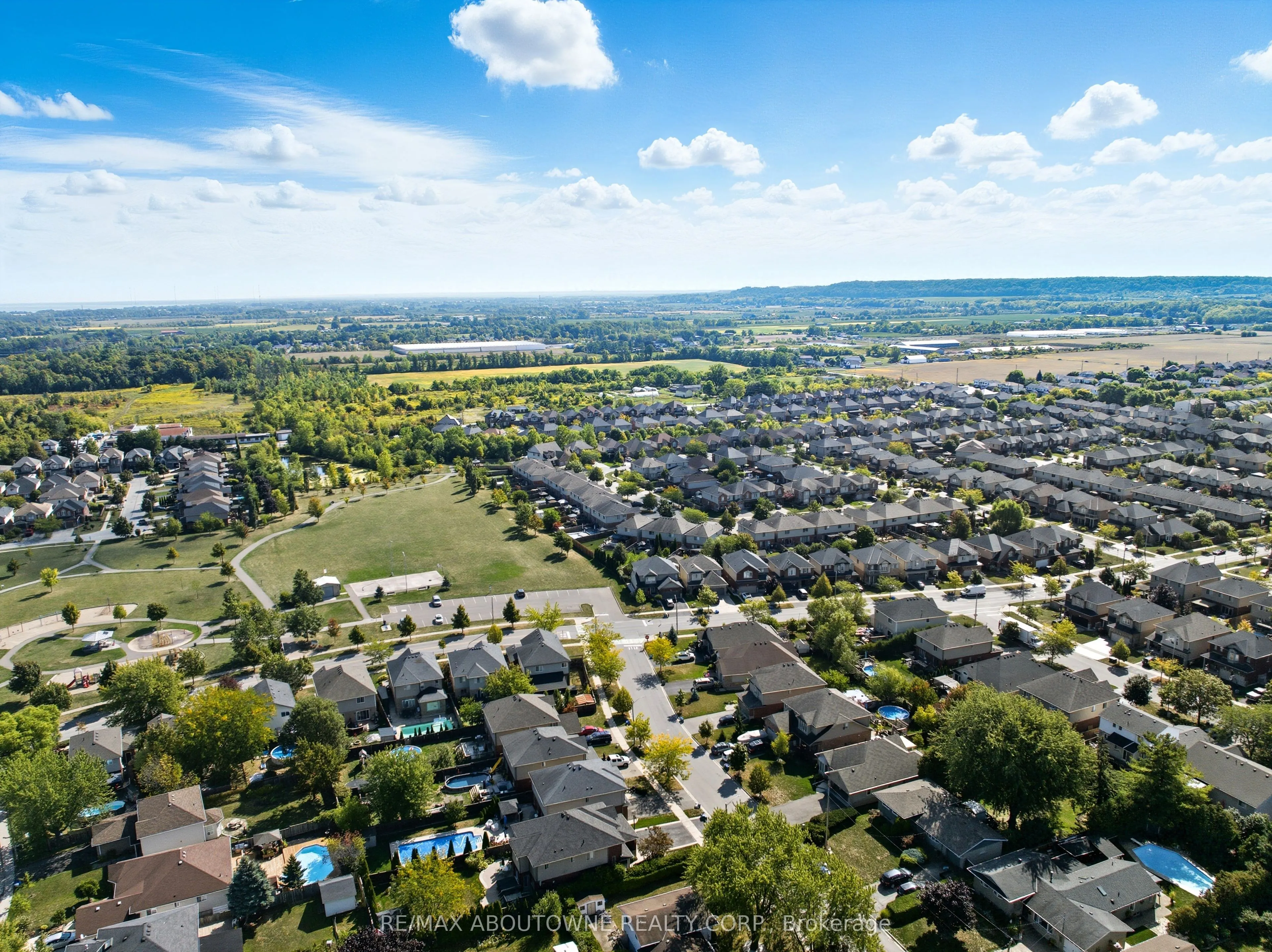 4514 Dufferin Avenue