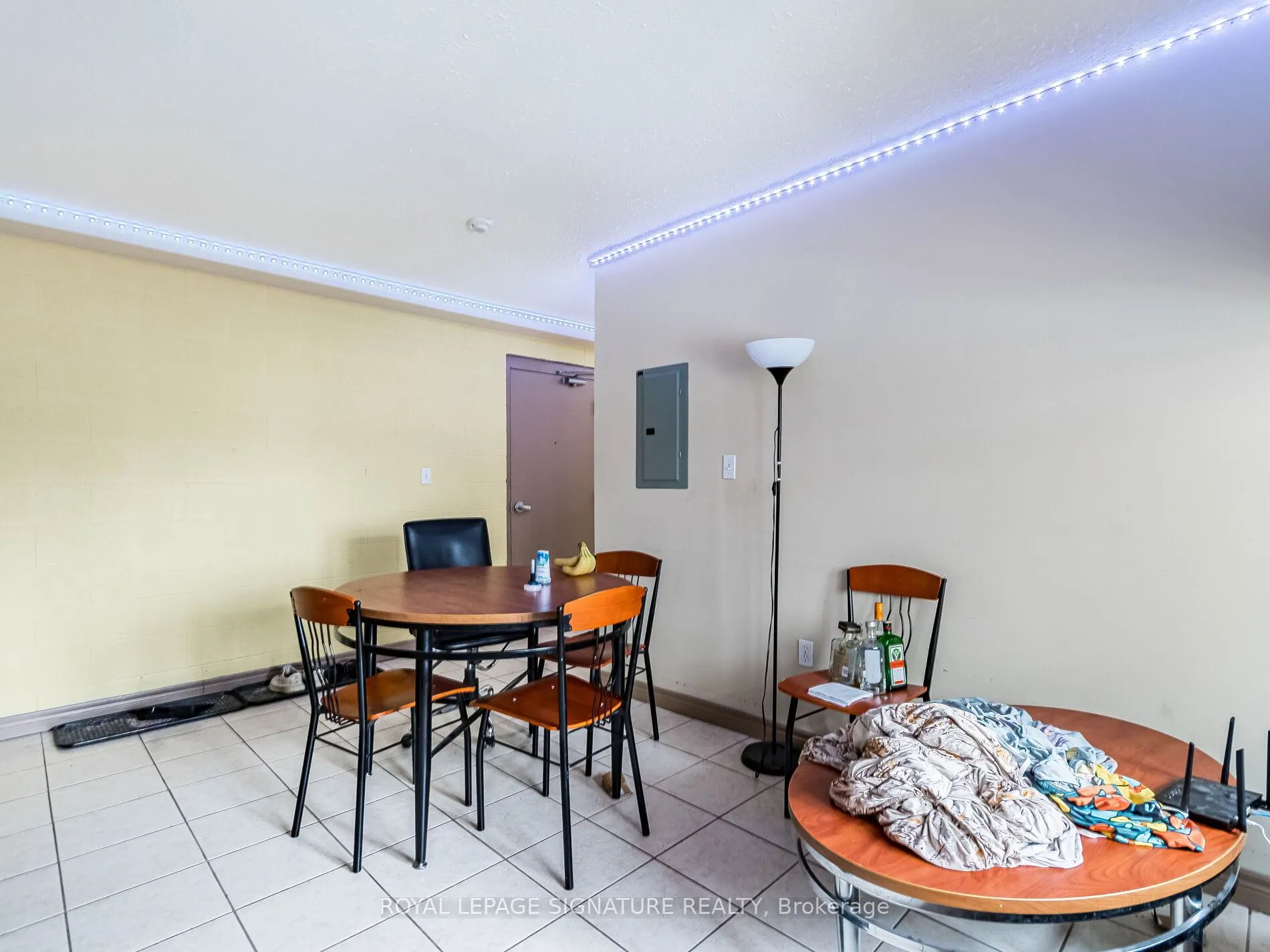 251 Lester Street, #203