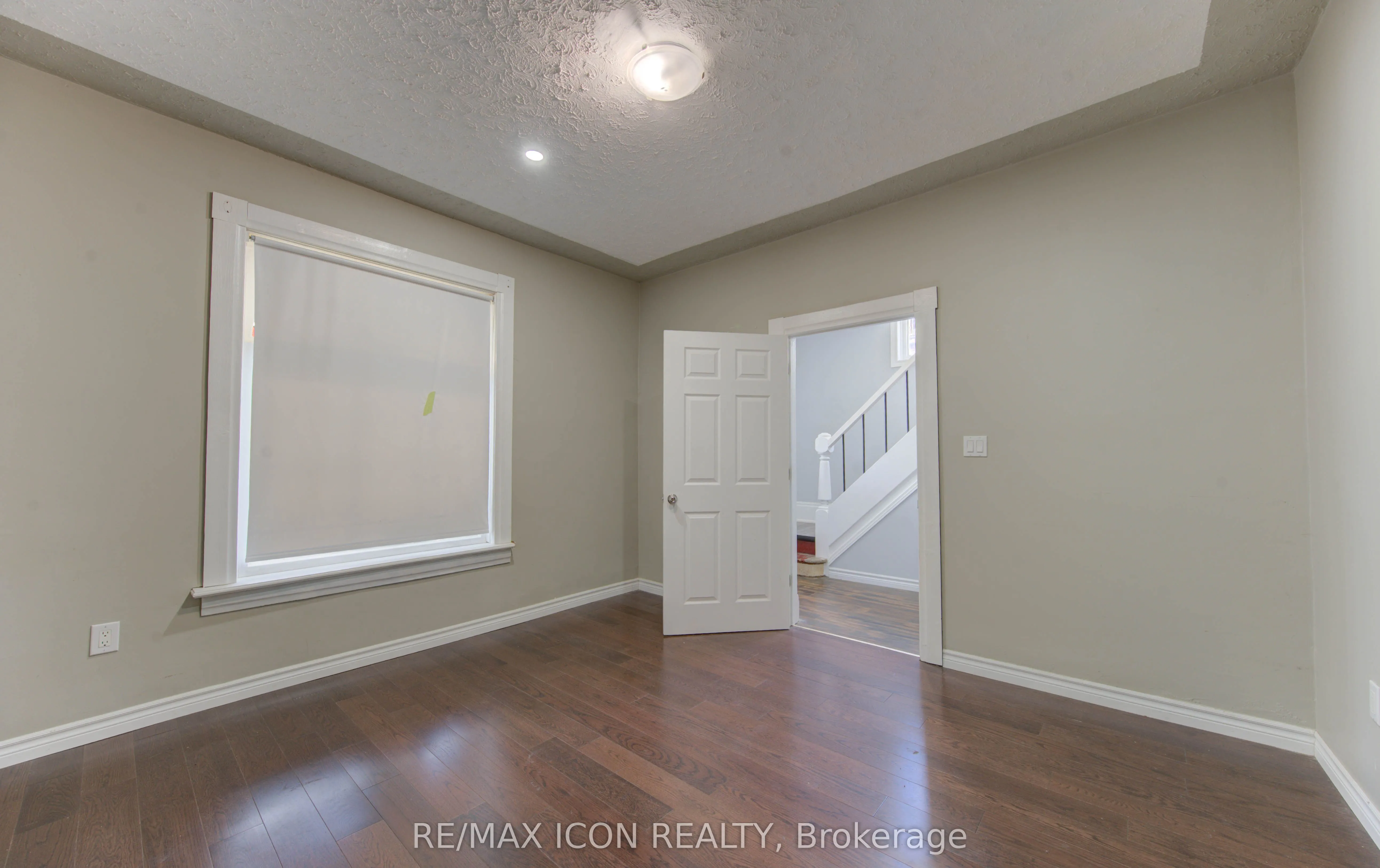 138 Courtland Avenue E