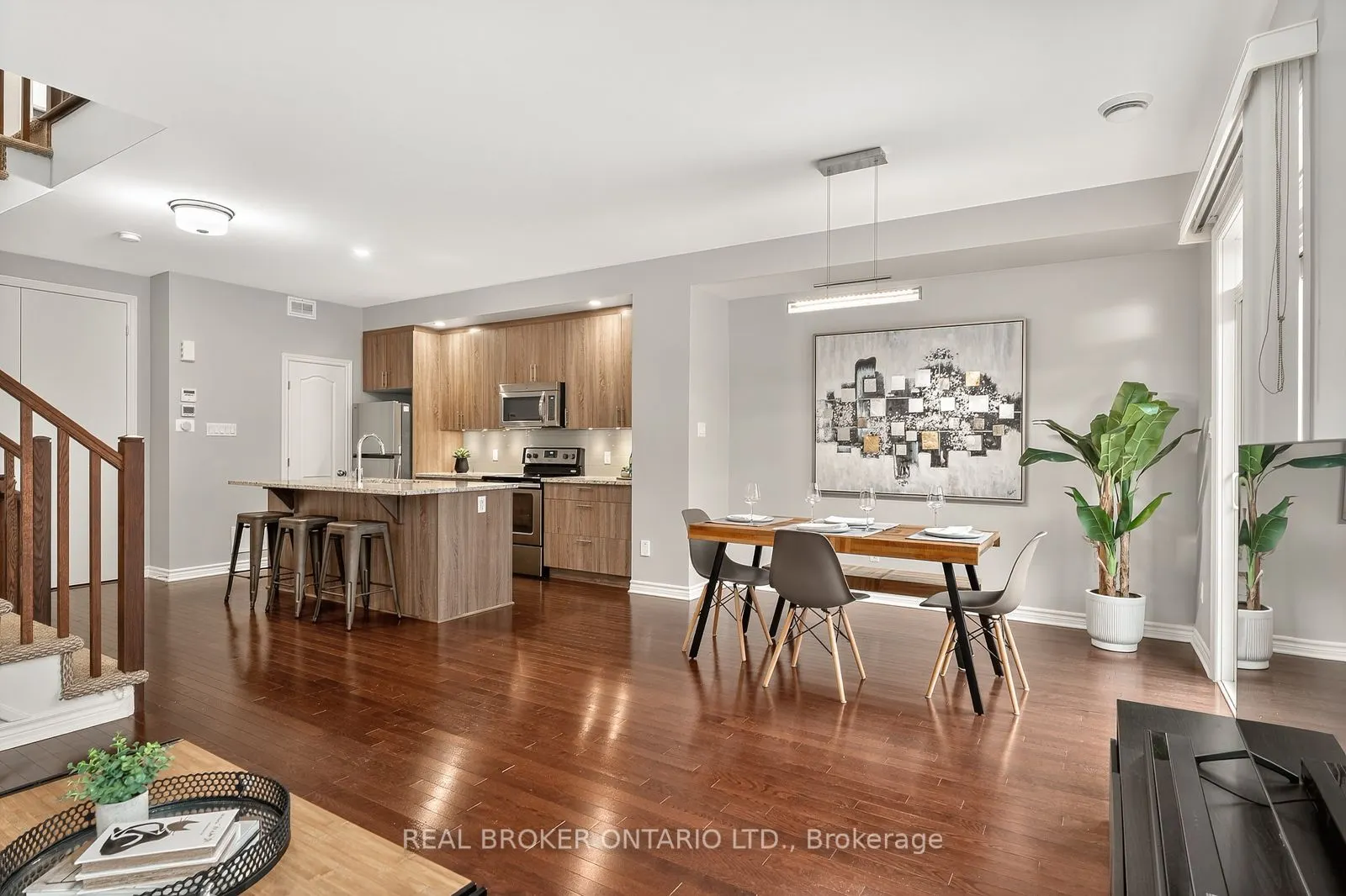 521 Chaperal Private