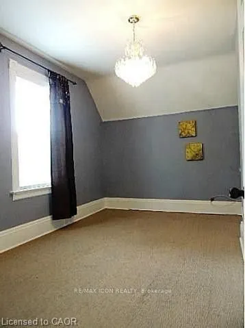 134 Courtland Avenue E