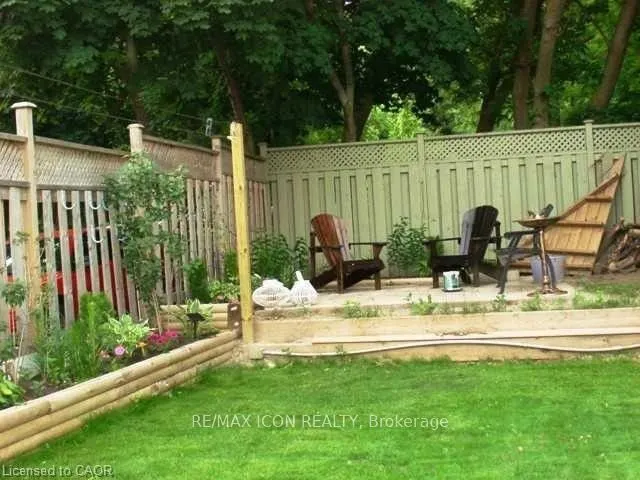 134 Courtland Avenue E