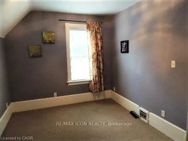 134 Courtland Avenue E