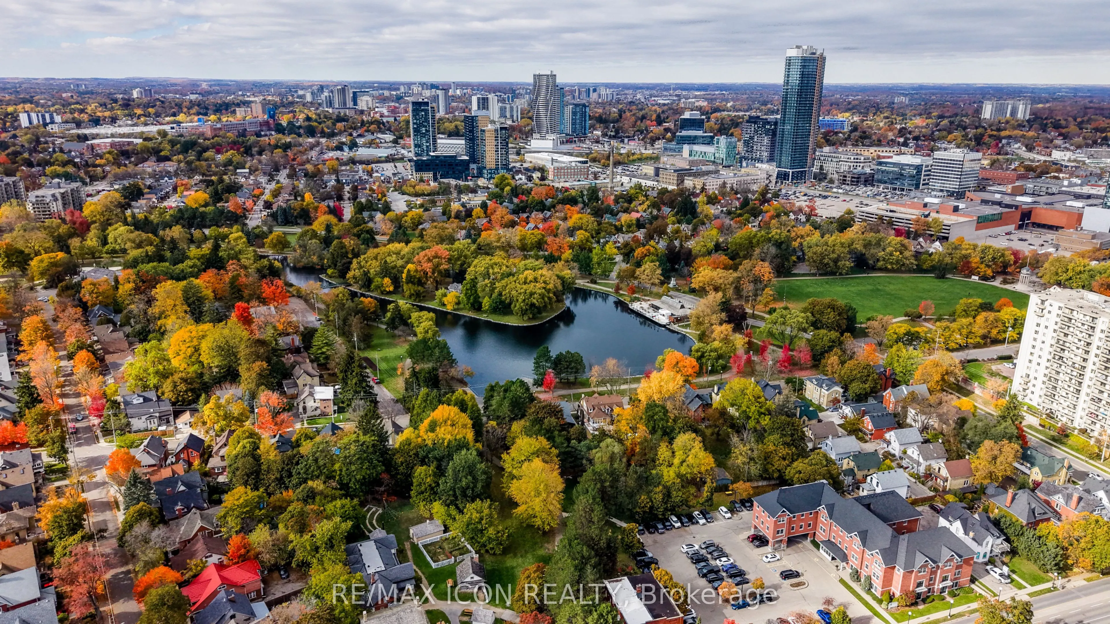 134 Courtland Avenue E