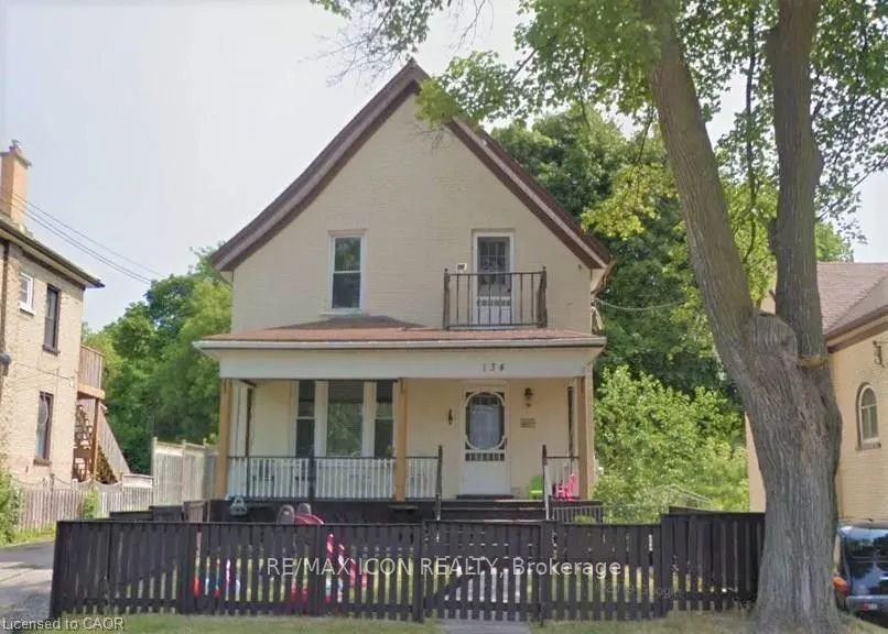 134 Courtland Avenue E