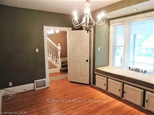 134 Courtland Avenue E