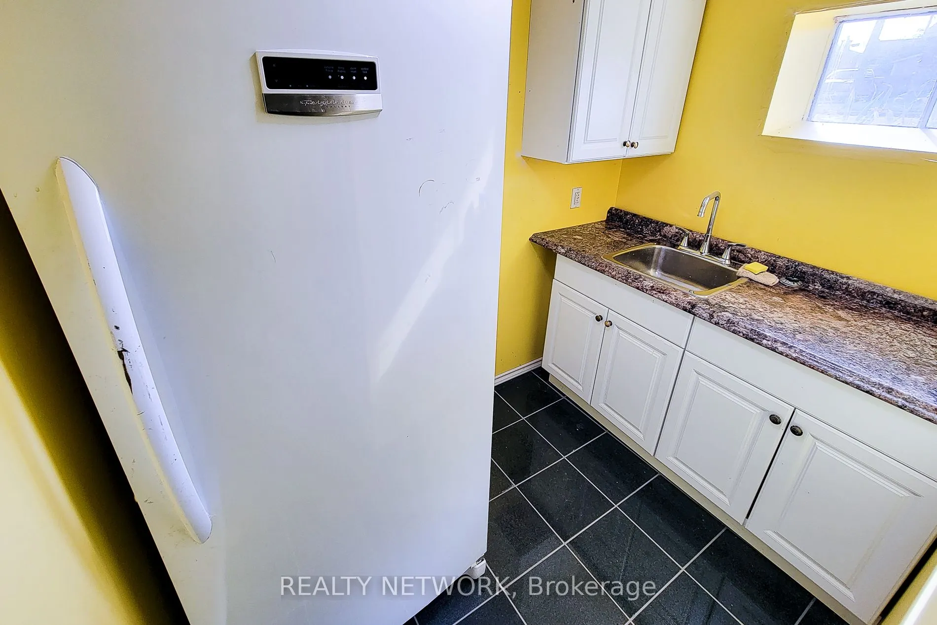 49 Nottingham Avenue