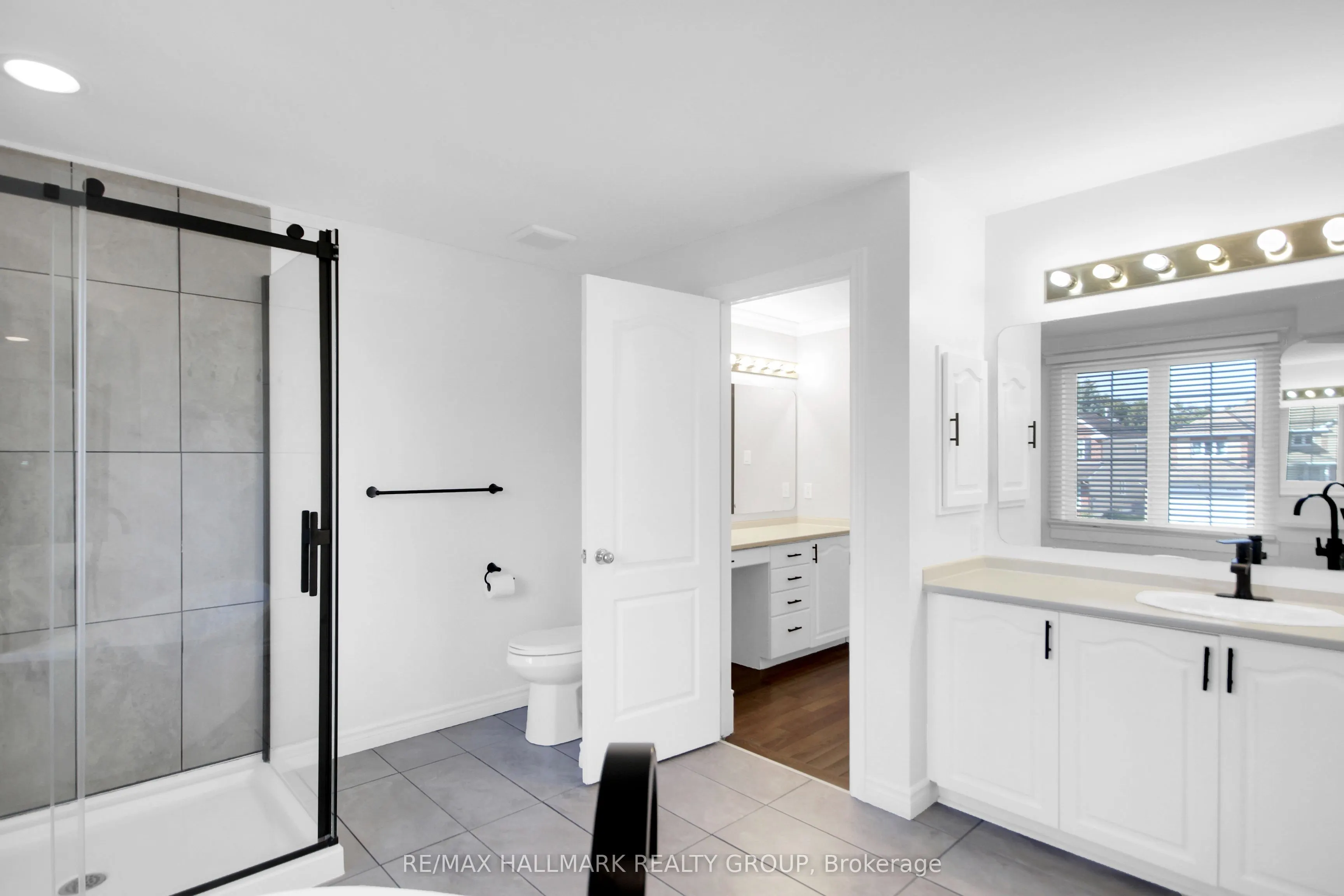 1662 HUNTERS RUN Drive