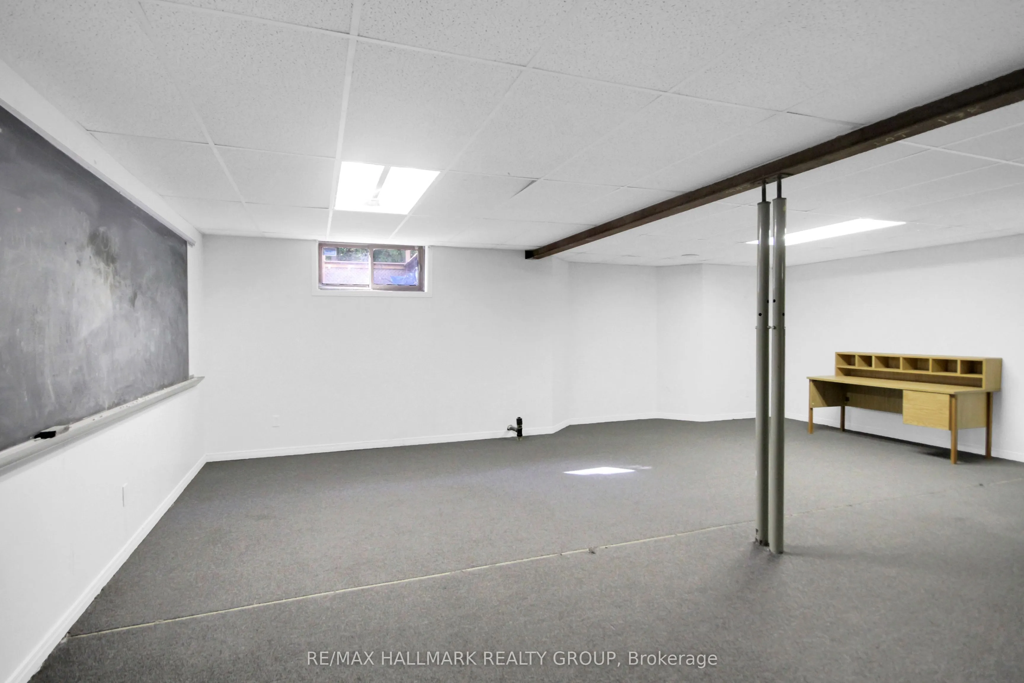 1662 HUNTERS RUN Drive