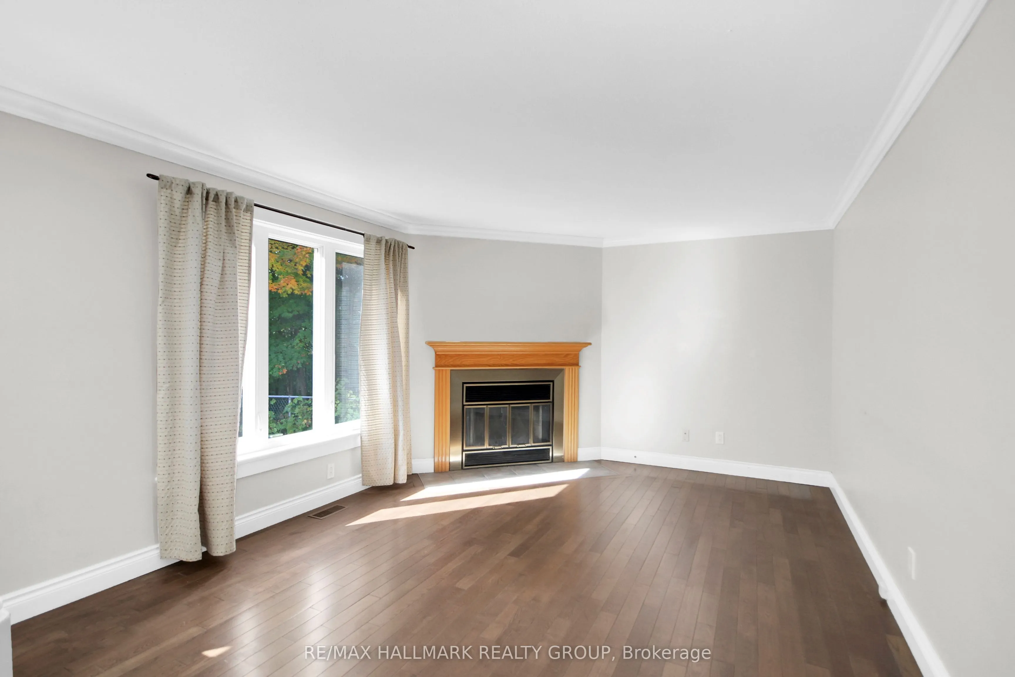 1662 HUNTERS RUN Drive