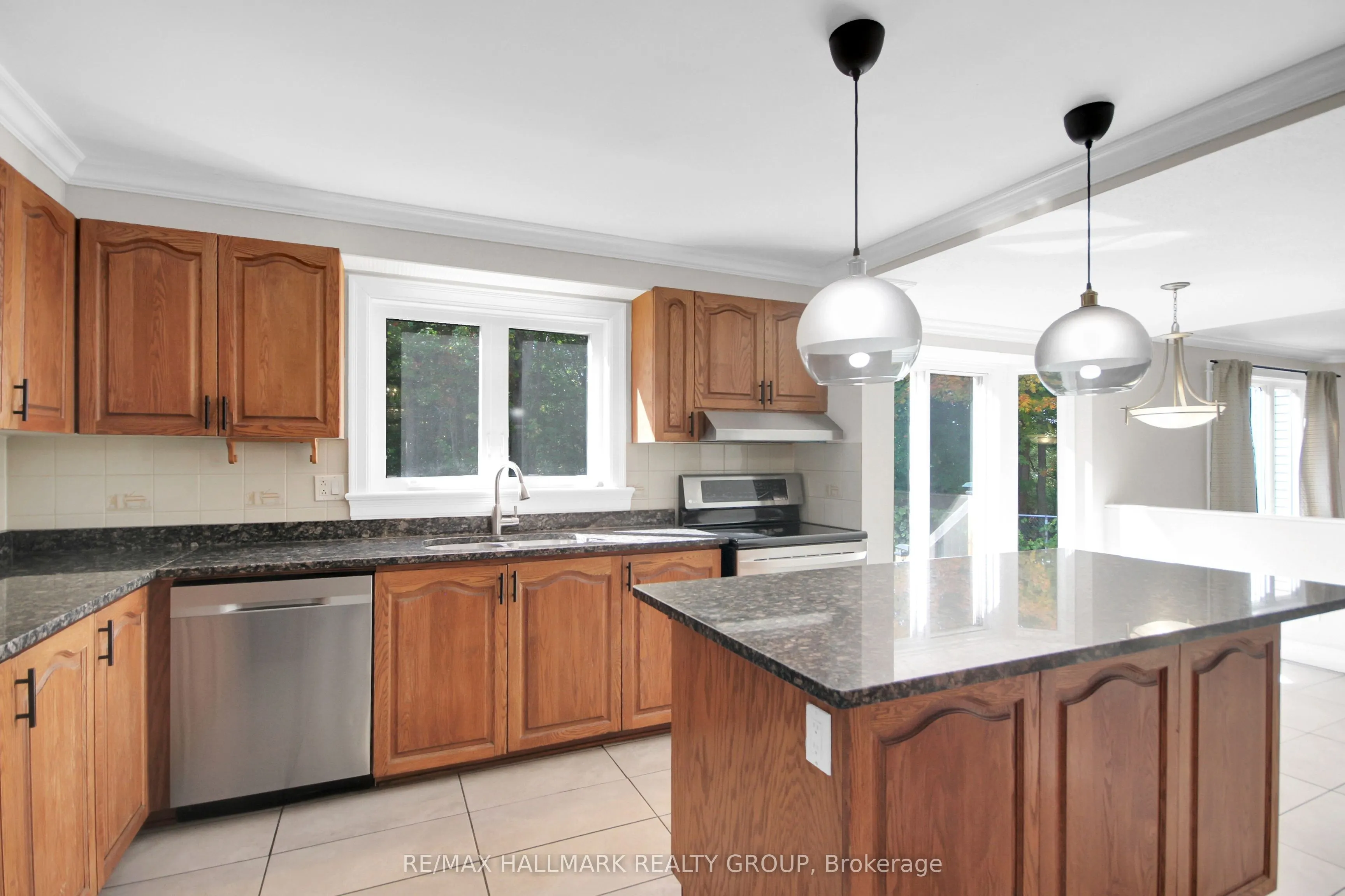 1662 HUNTERS RUN Drive