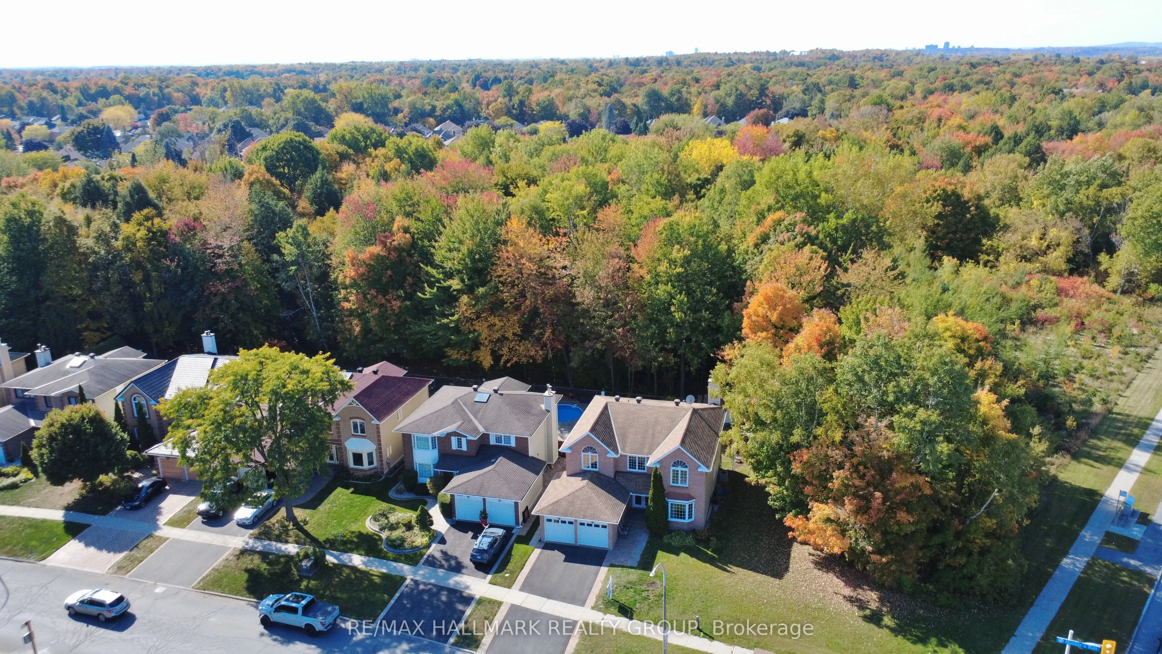 1662 HUNTERS RUN Drive