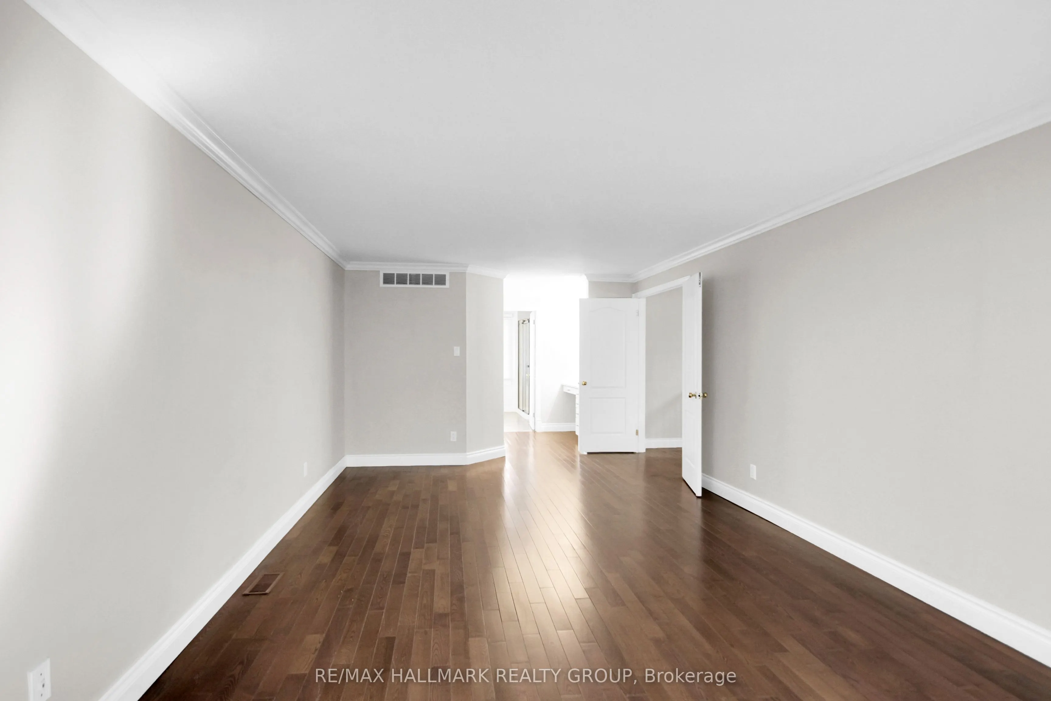 1662 HUNTERS RUN Drive