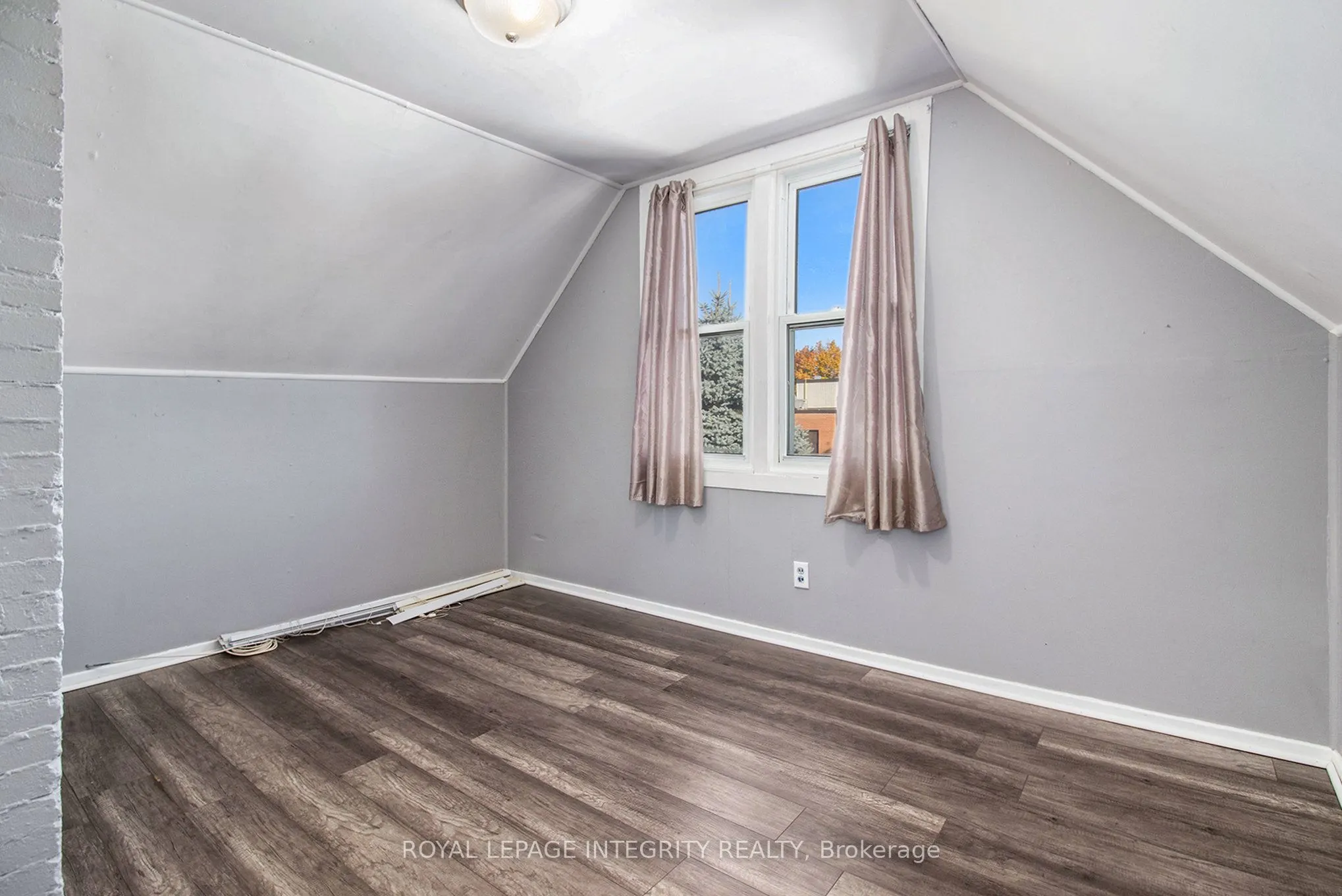 30 Churchill Crescent