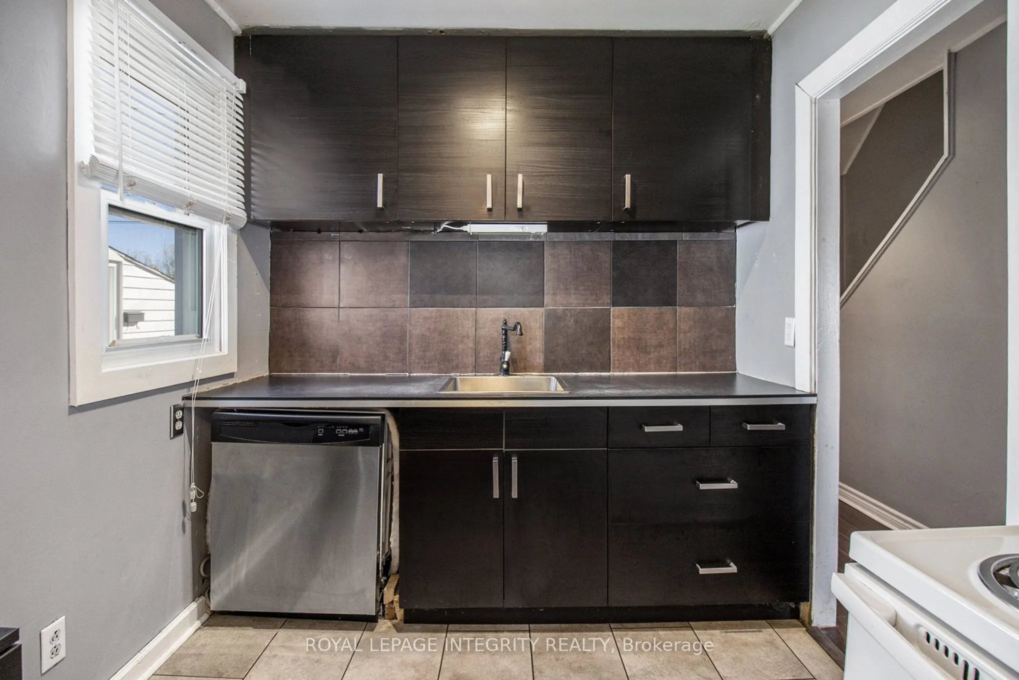 30 Churchill Crescent