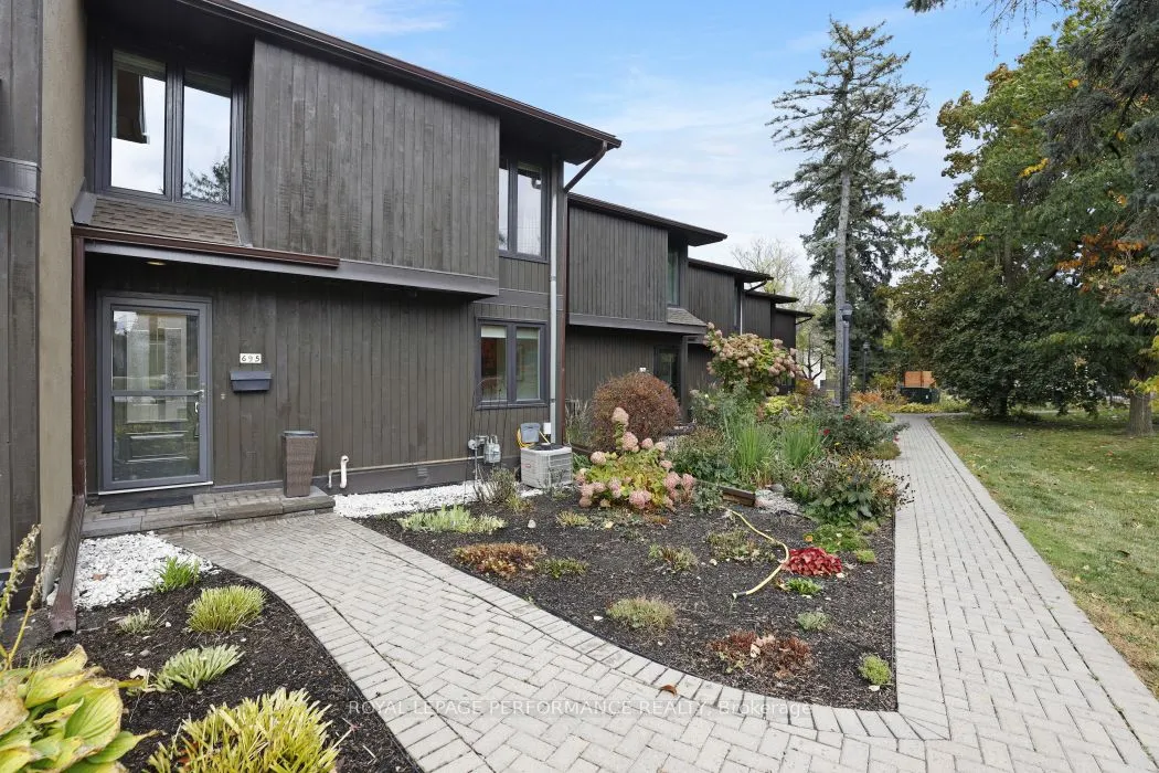 695 Richmond Road, #3