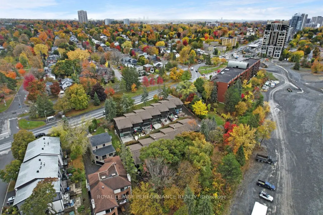 695 Richmond Road, #3