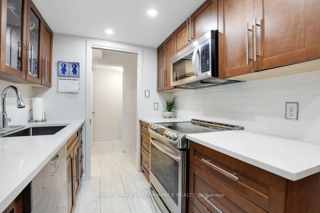 695 Richmond Road, #3