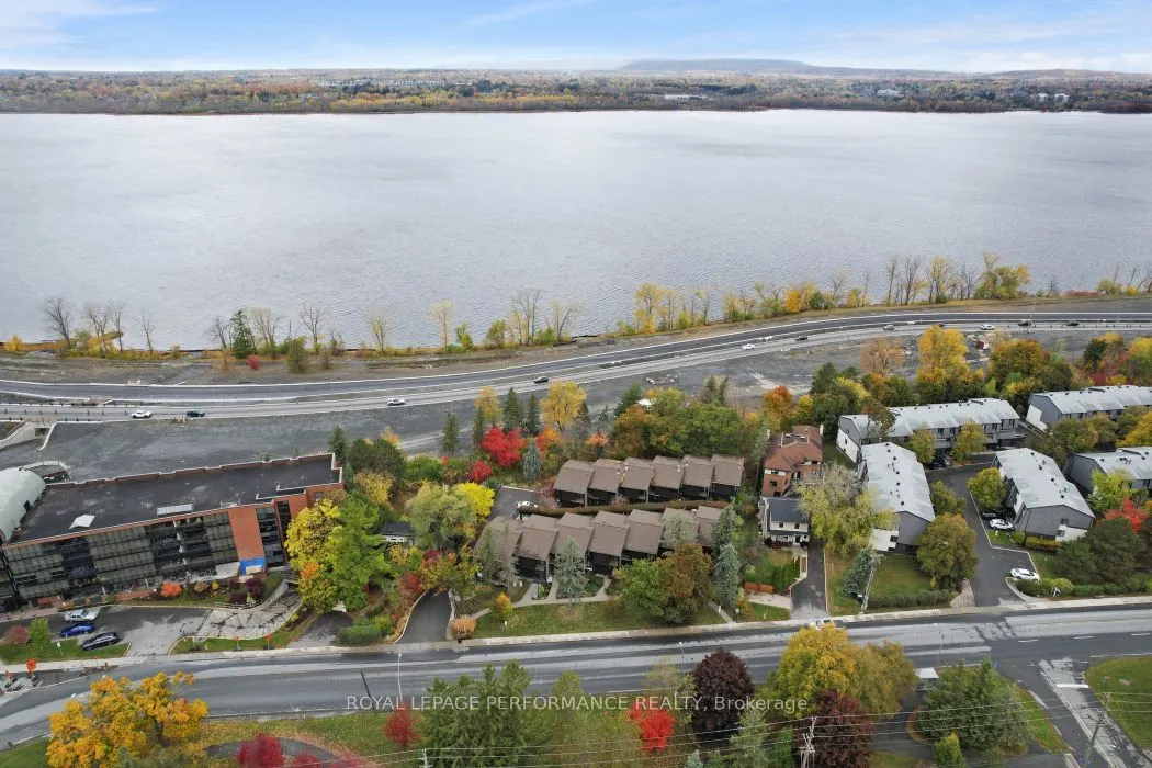 695 Richmond Road, #3