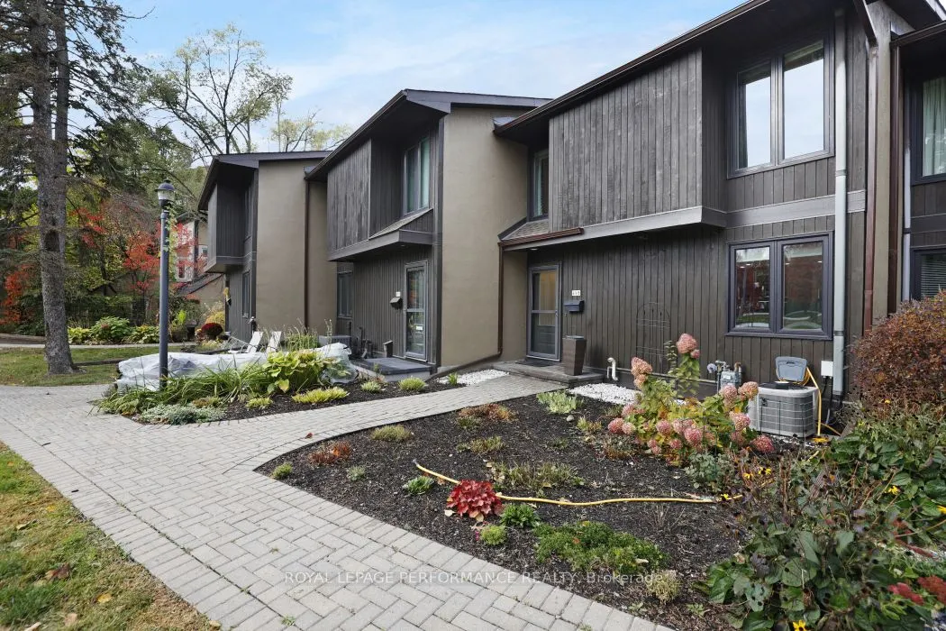 695 Richmond Road, #3