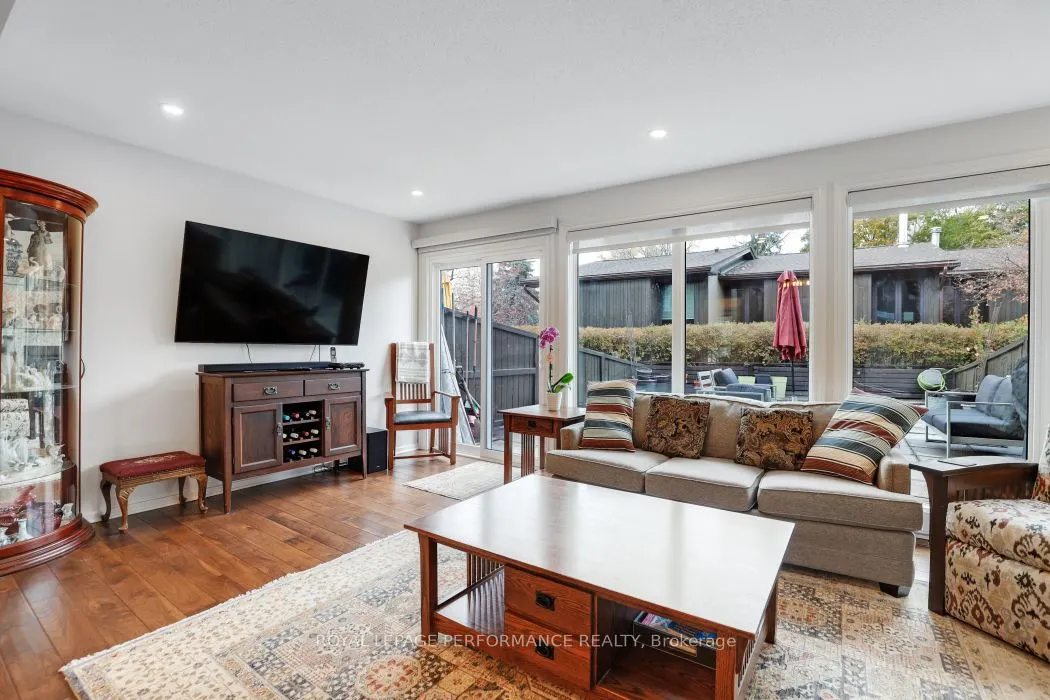 695 Richmond Road, #3