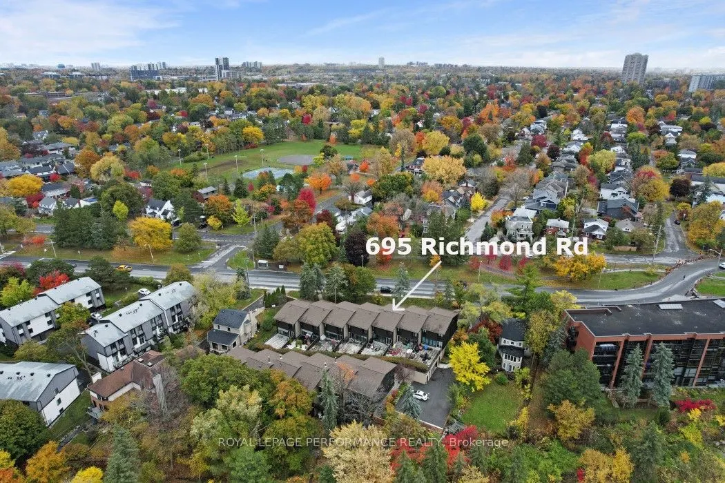 695 Richmond Road, #3