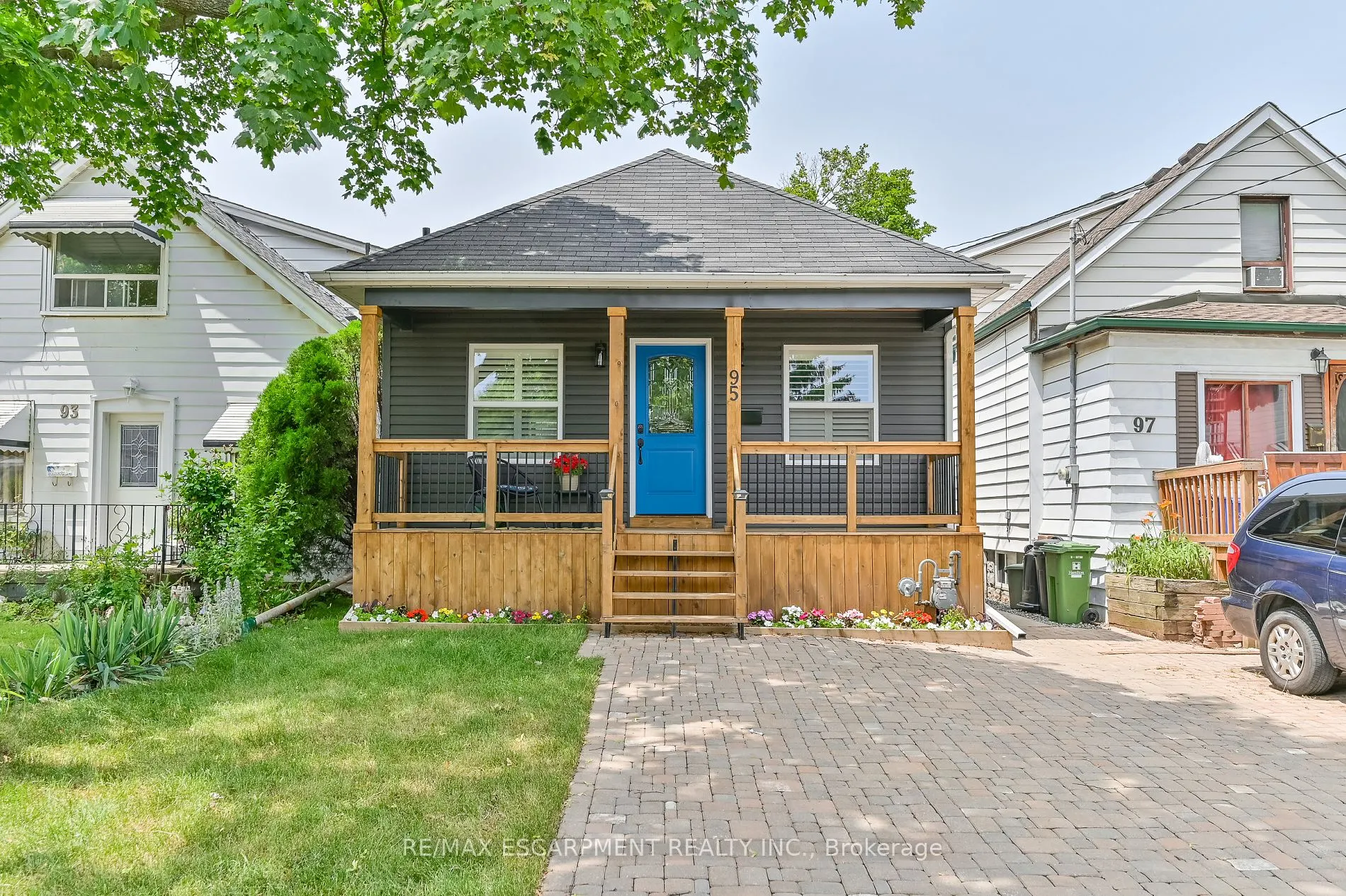 95 Houghton Avenue N