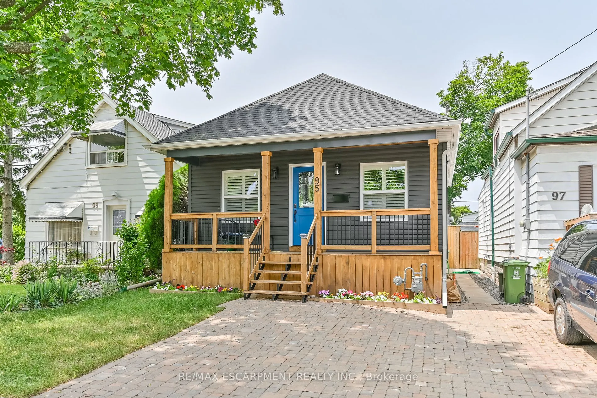 95 Houghton Avenue N