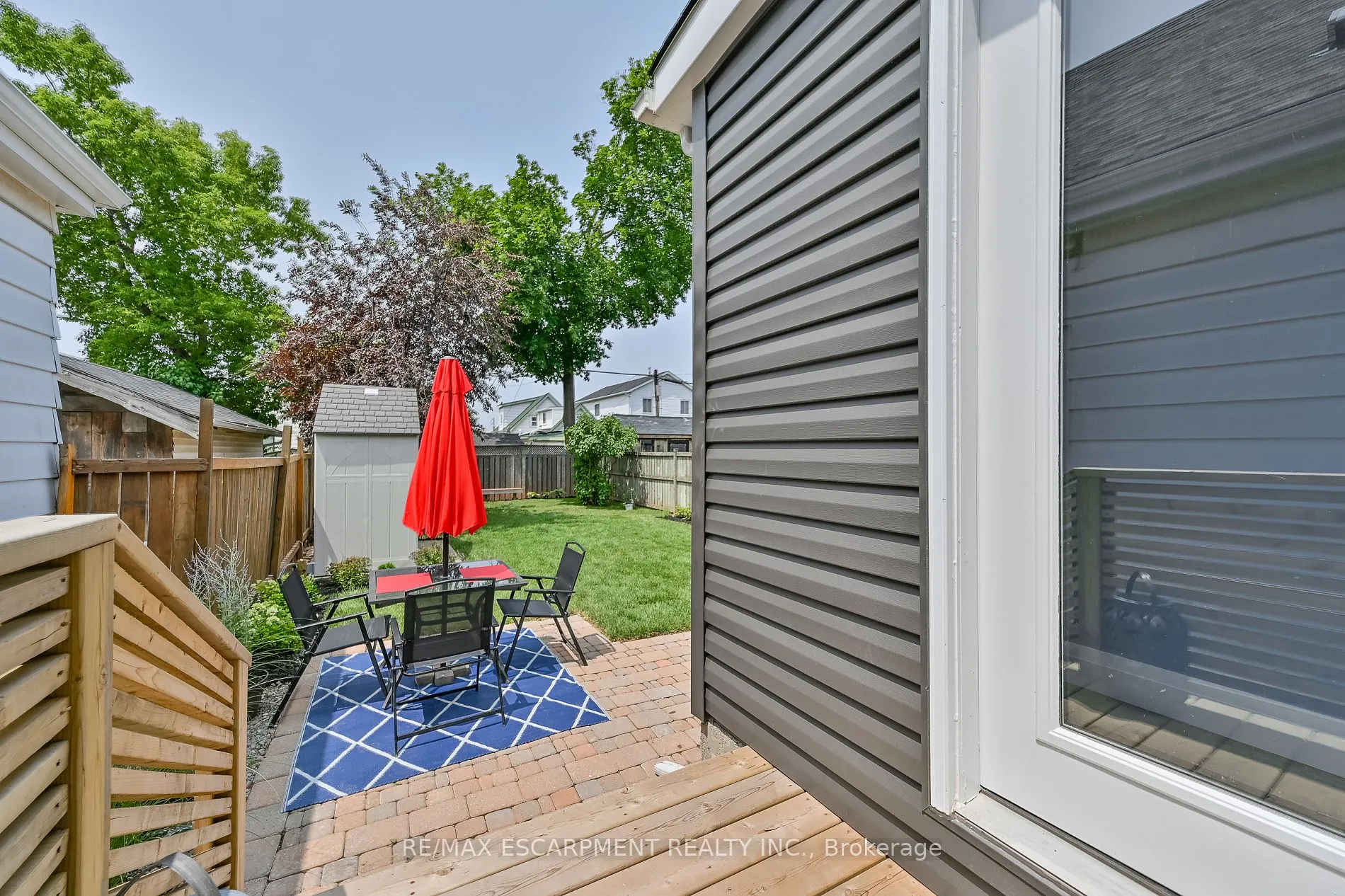 95 Houghton Avenue N