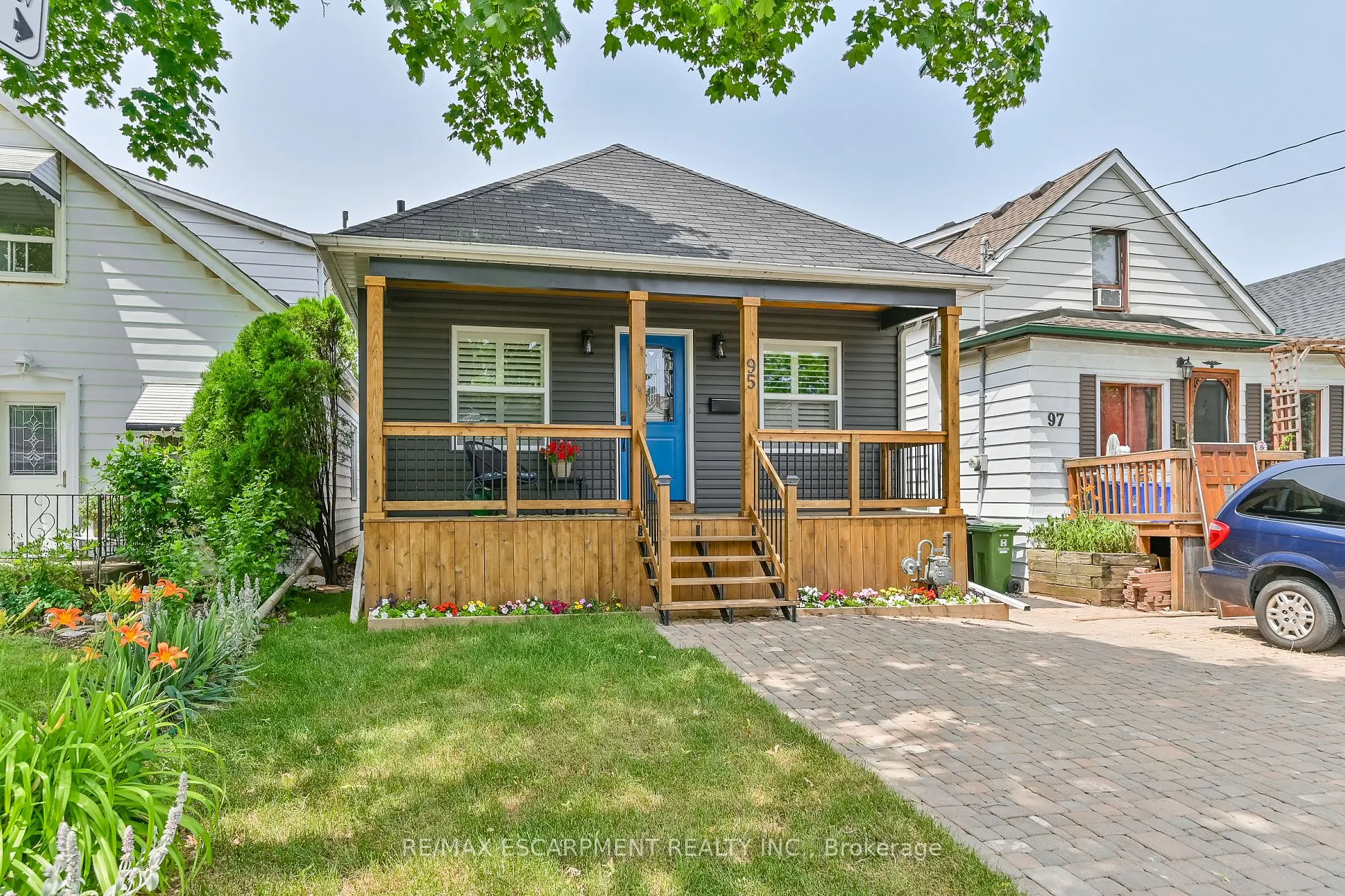 95 Houghton Avenue N