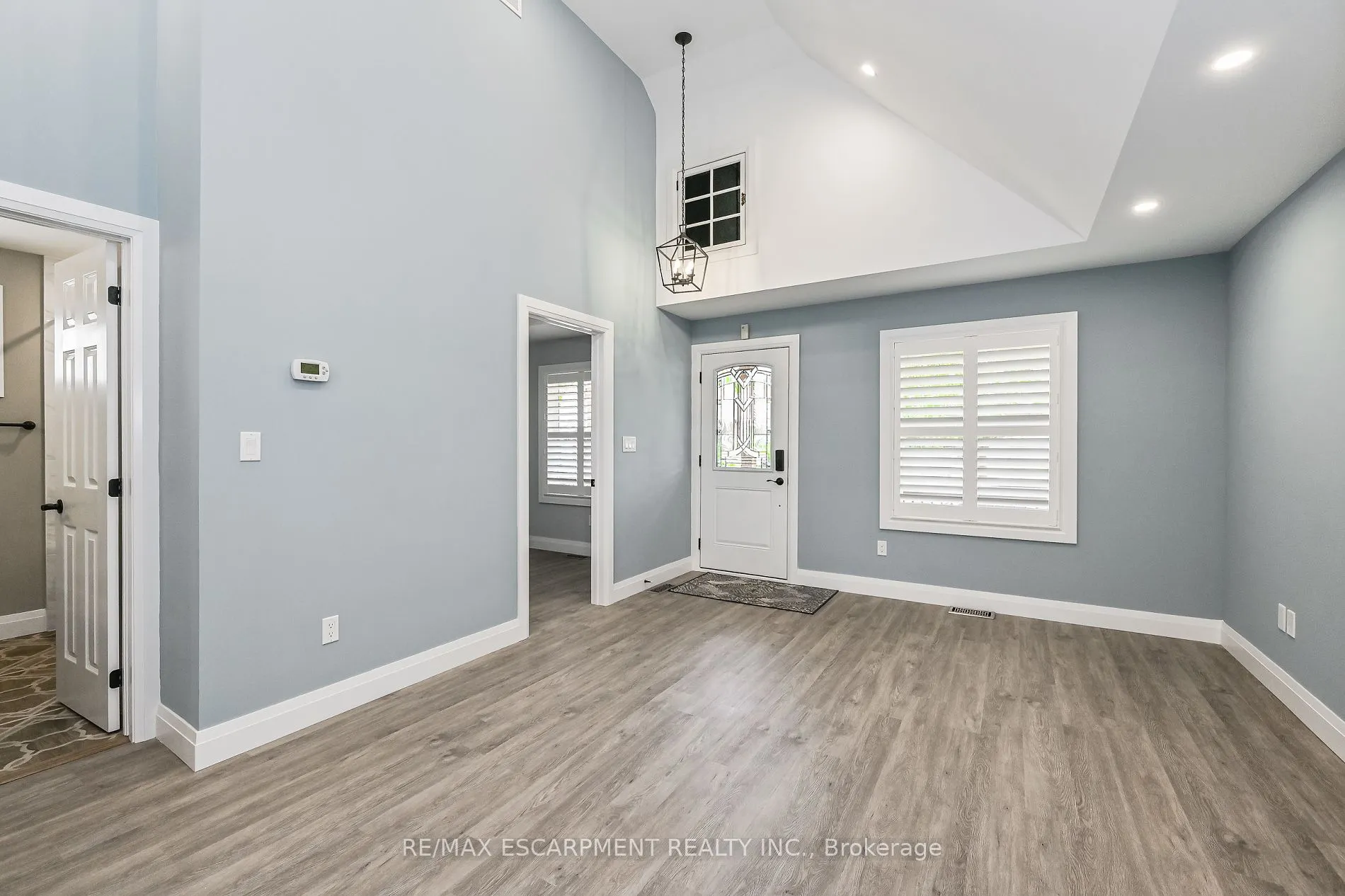 95 Houghton Avenue N