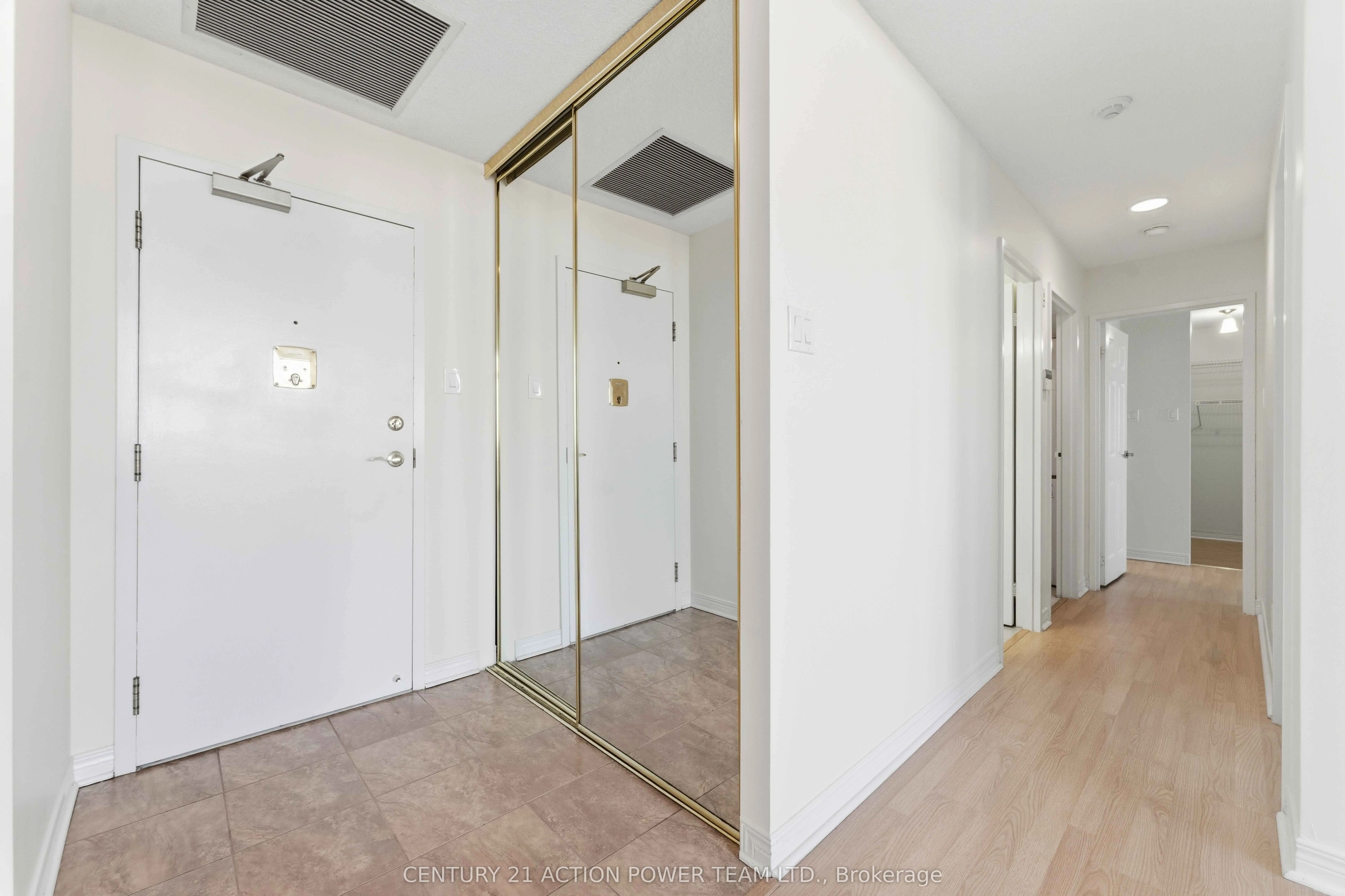 100 Grant Carmen Drive, #1216