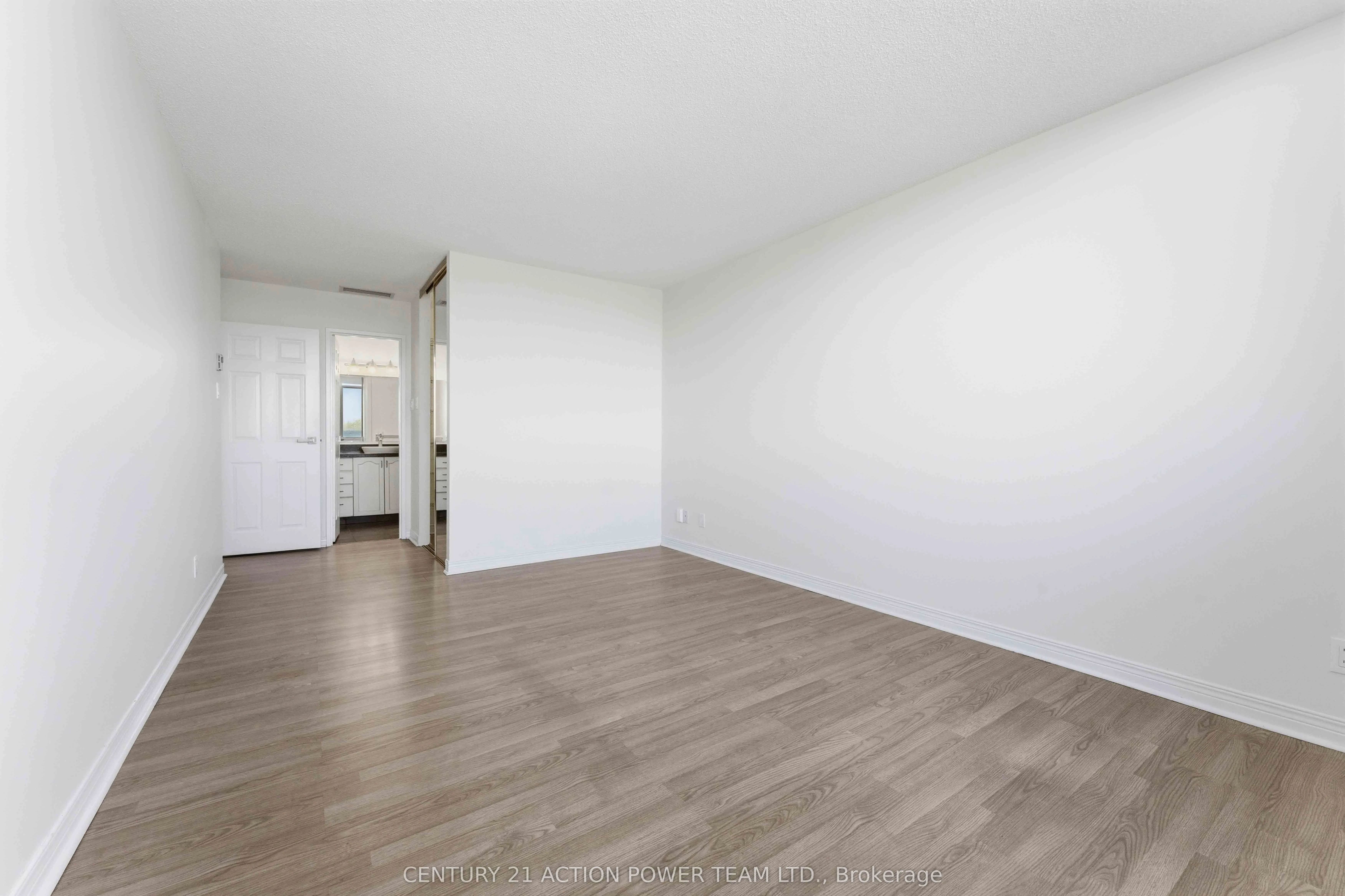 100 Grant Carmen Drive, #1216