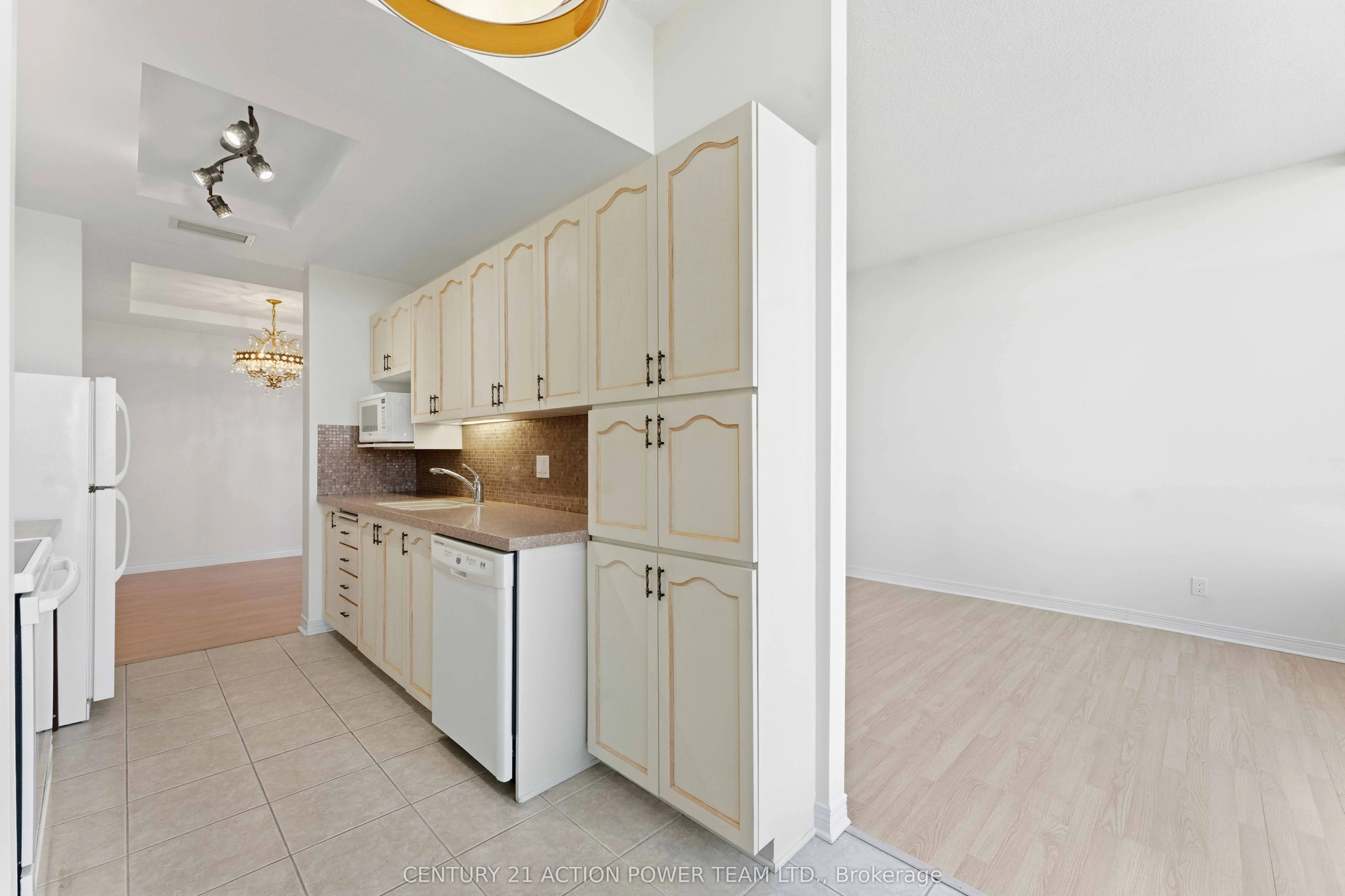 100 Grant Carmen Drive, #1216