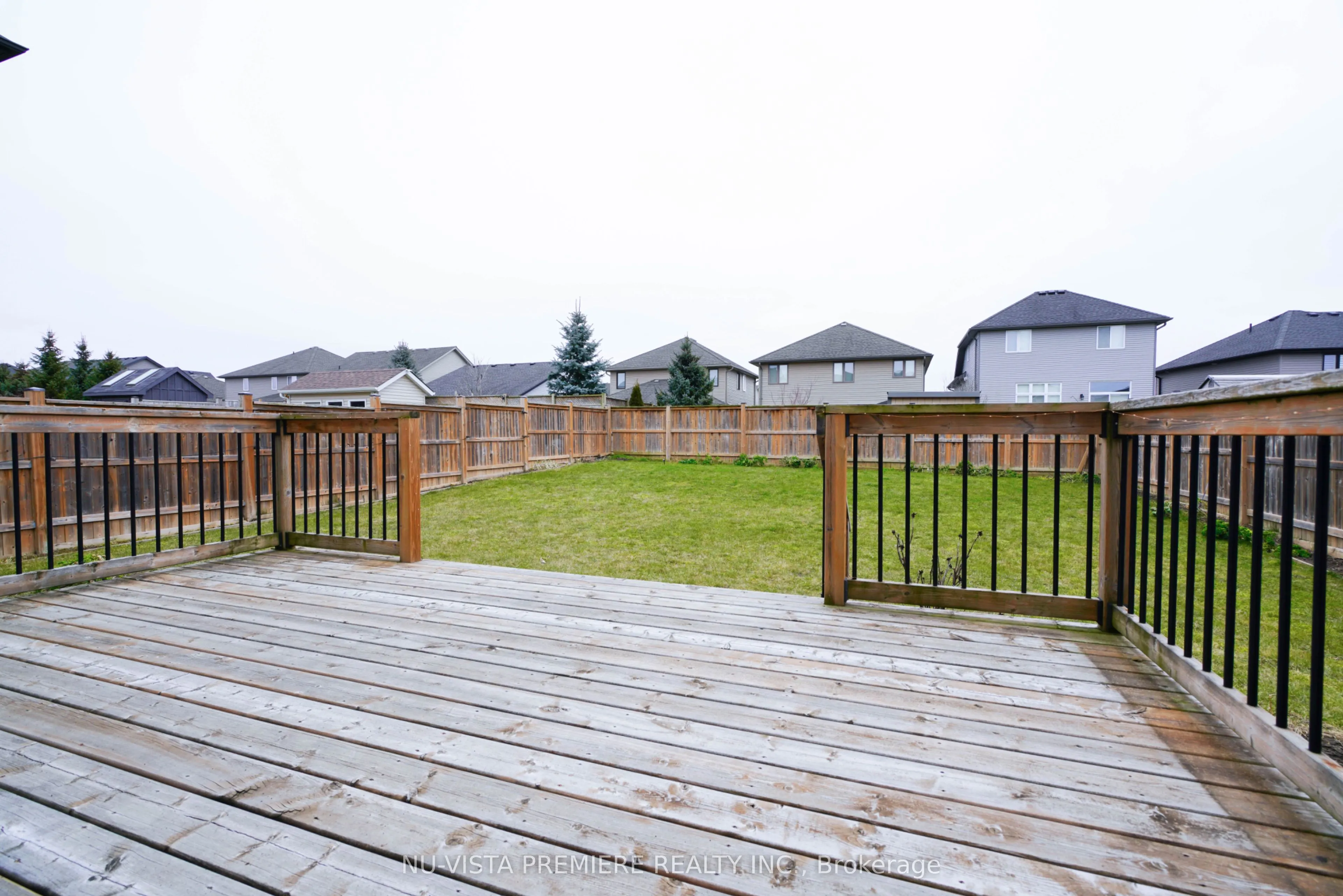 968 Springbank Avenue N