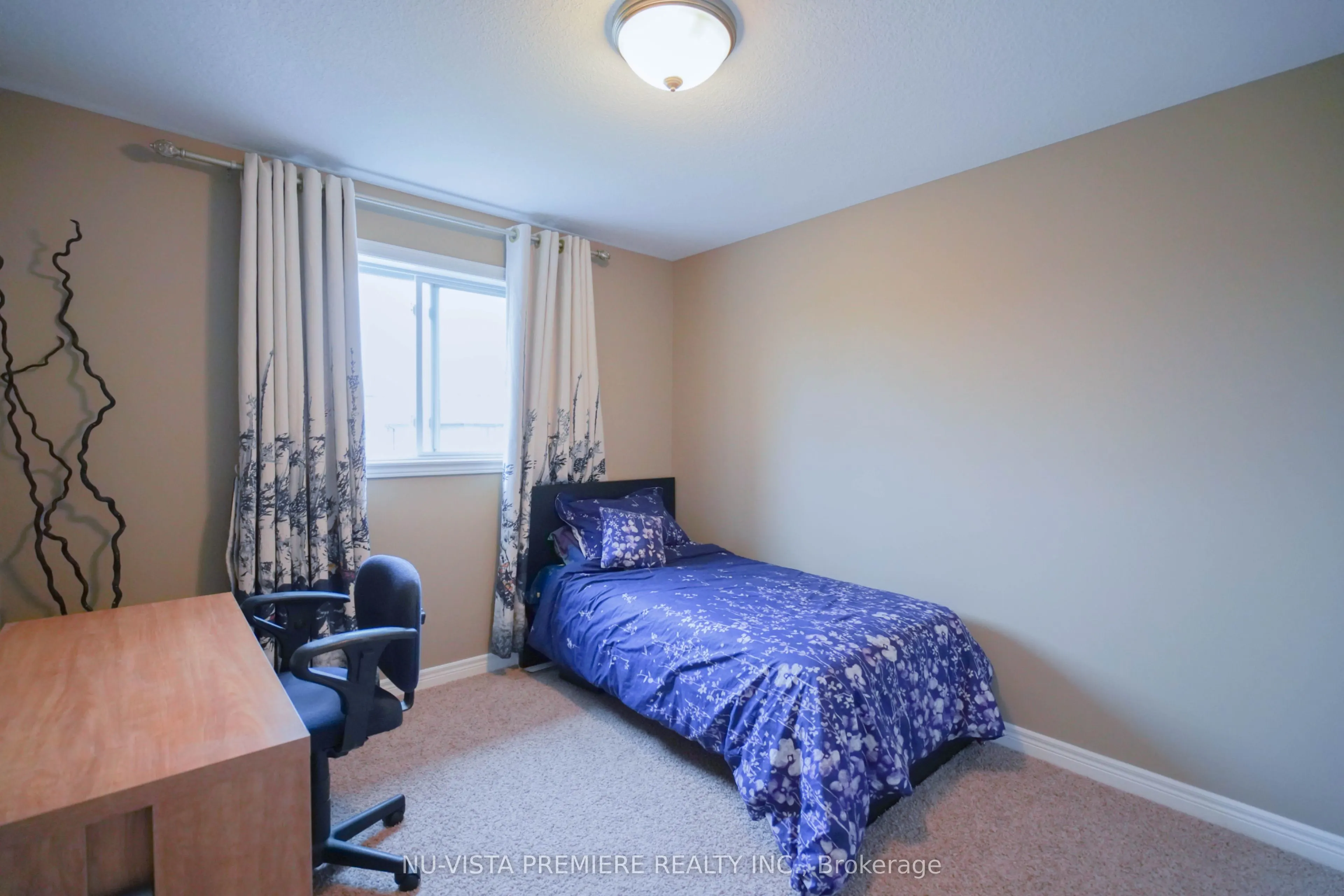 968 Springbank Avenue N