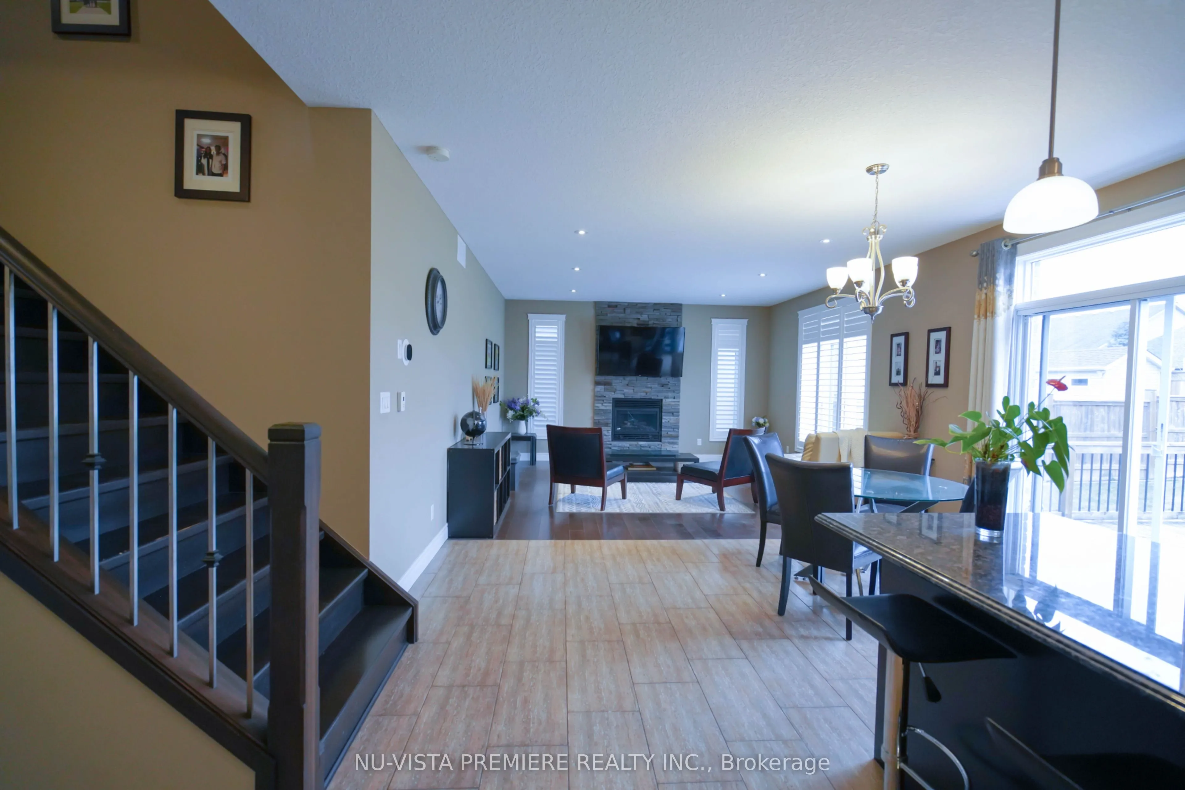 968 Springbank Avenue N