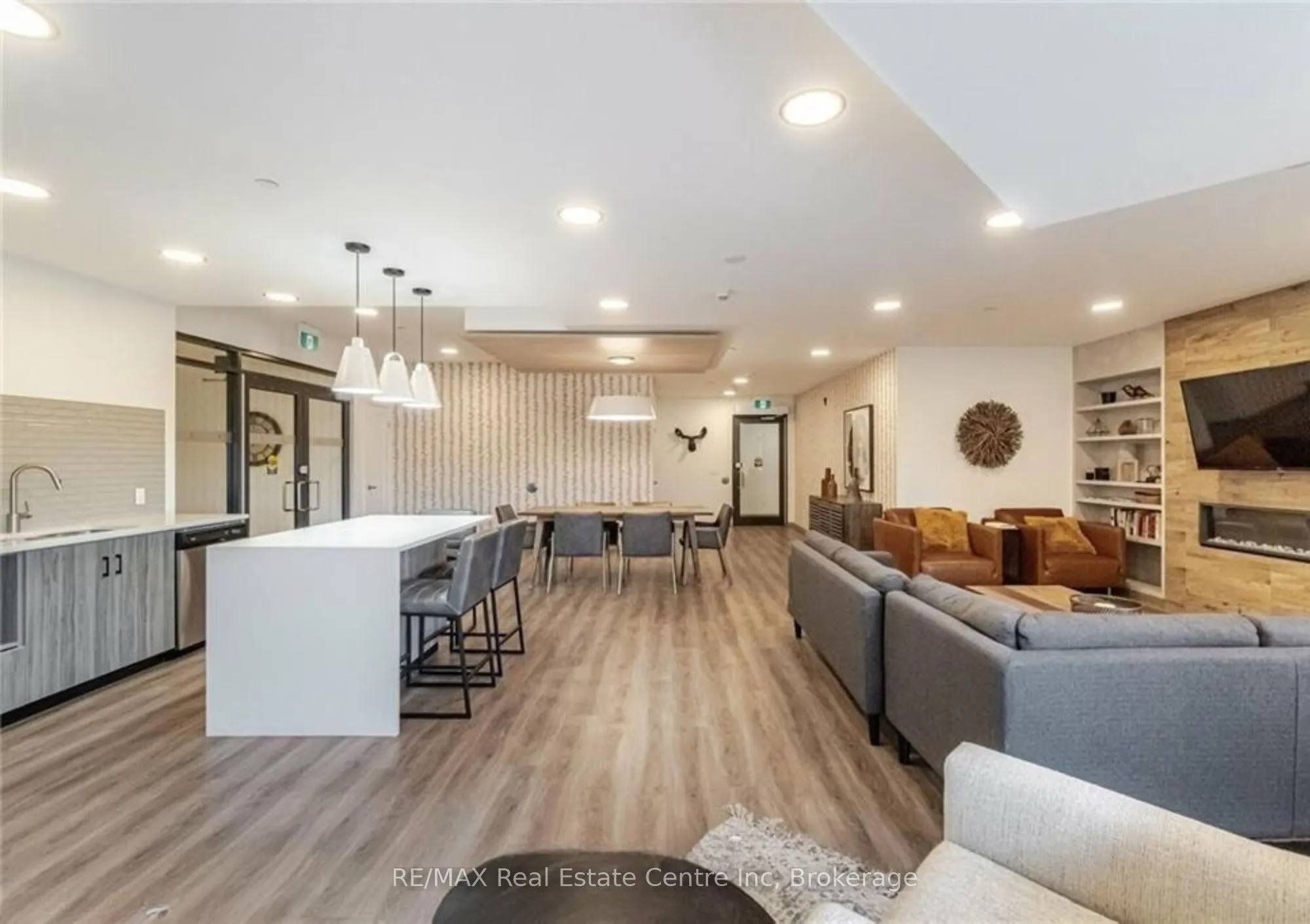 332 Gosling Gardens, #708