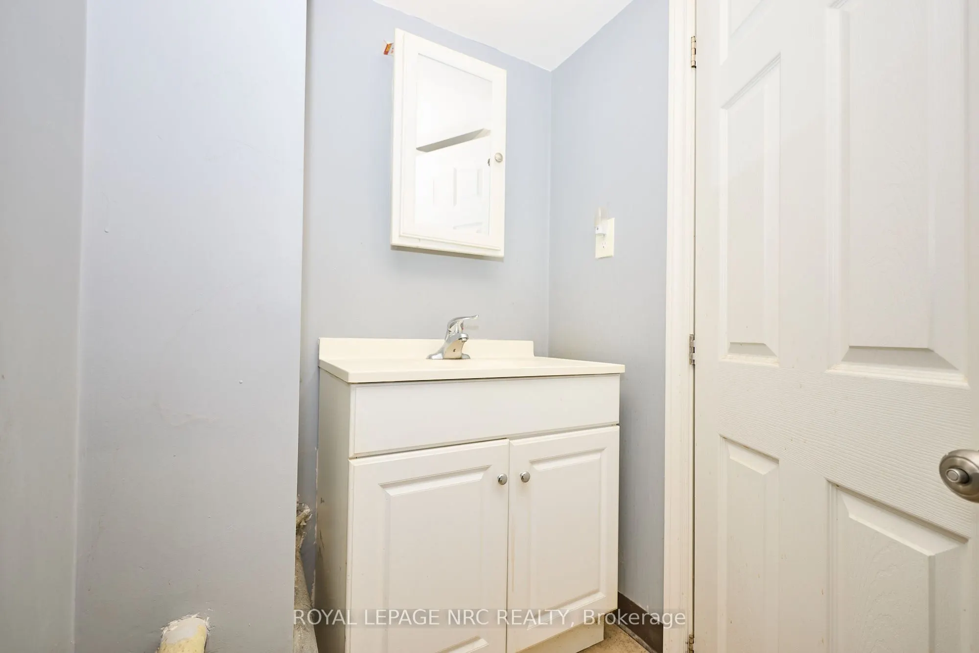 6173 PINE GROVE Avenue