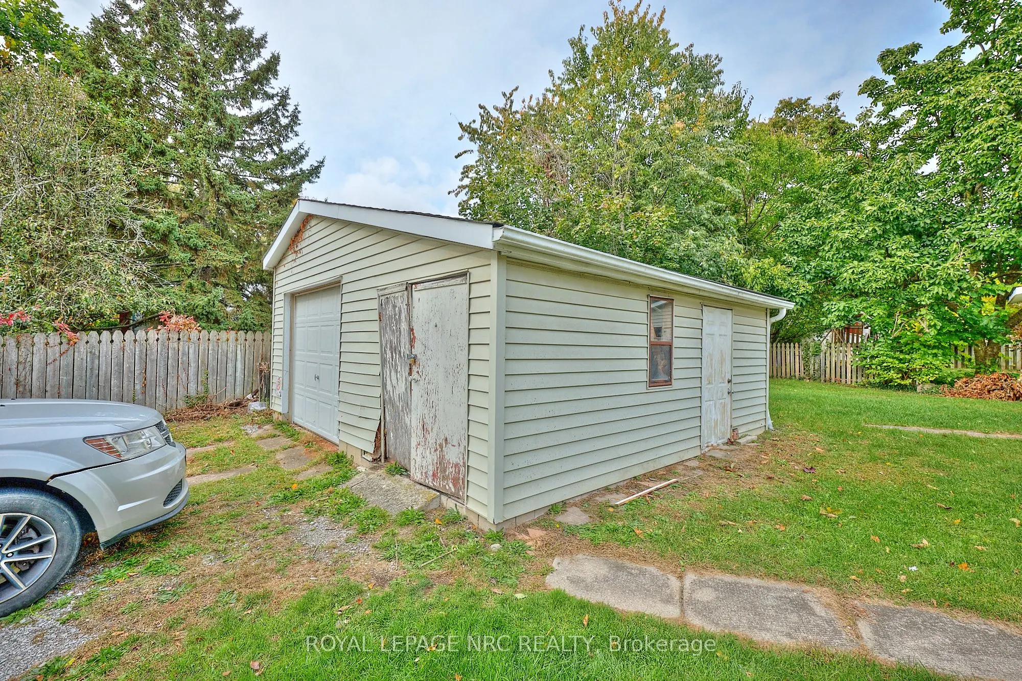 6173 PINE GROVE Avenue