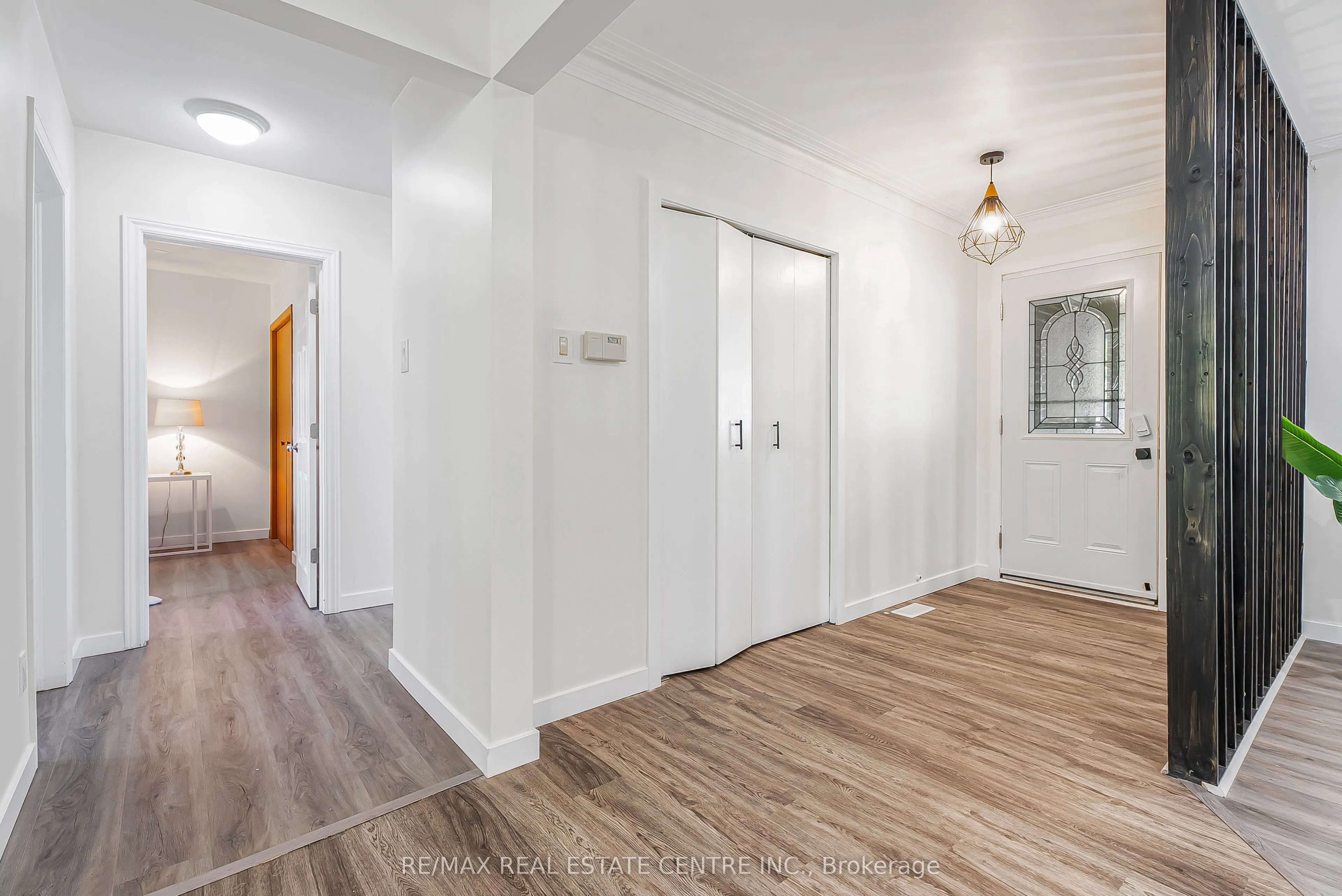 95 Ripplewood Crescent