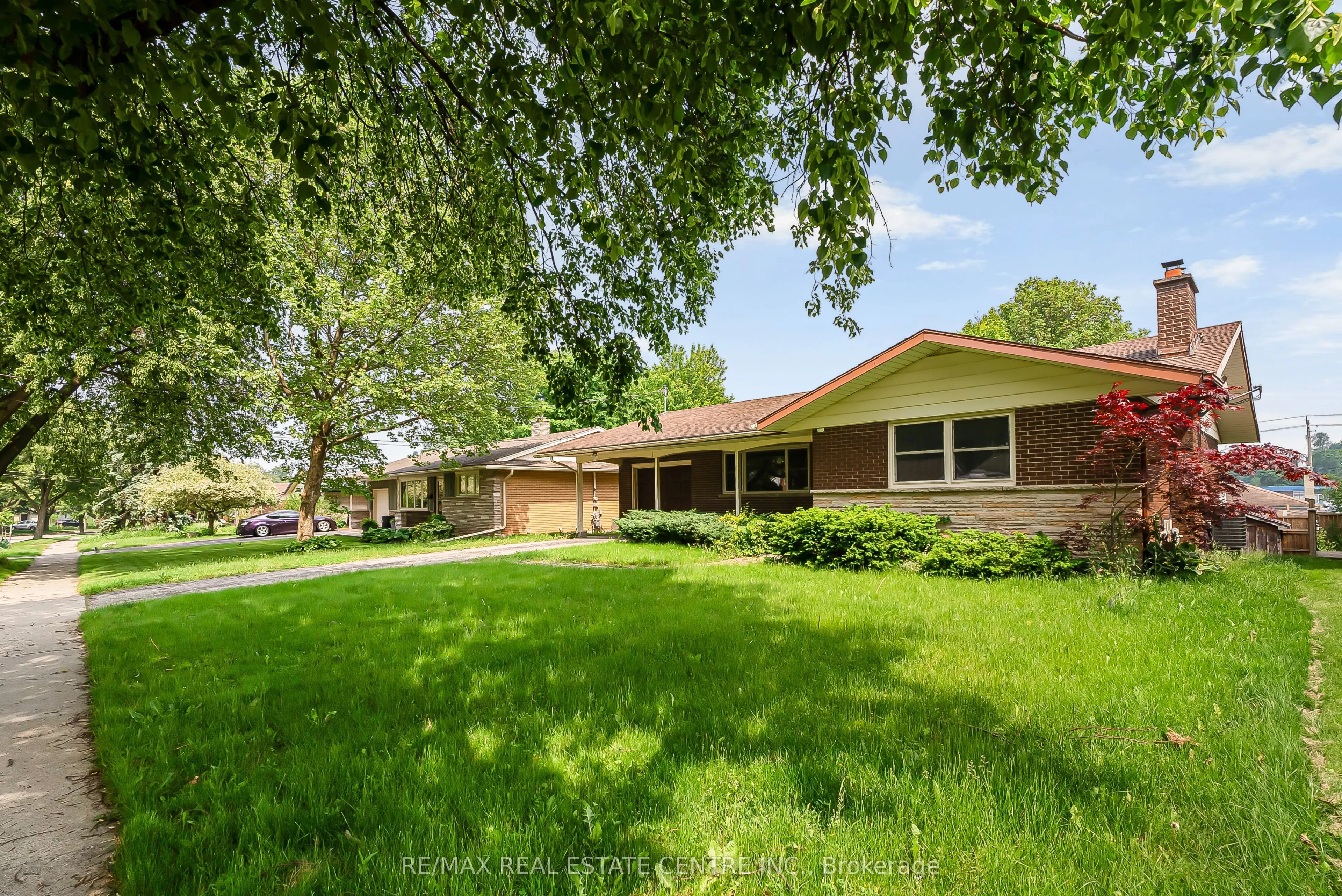 95 Ripplewood Crescent