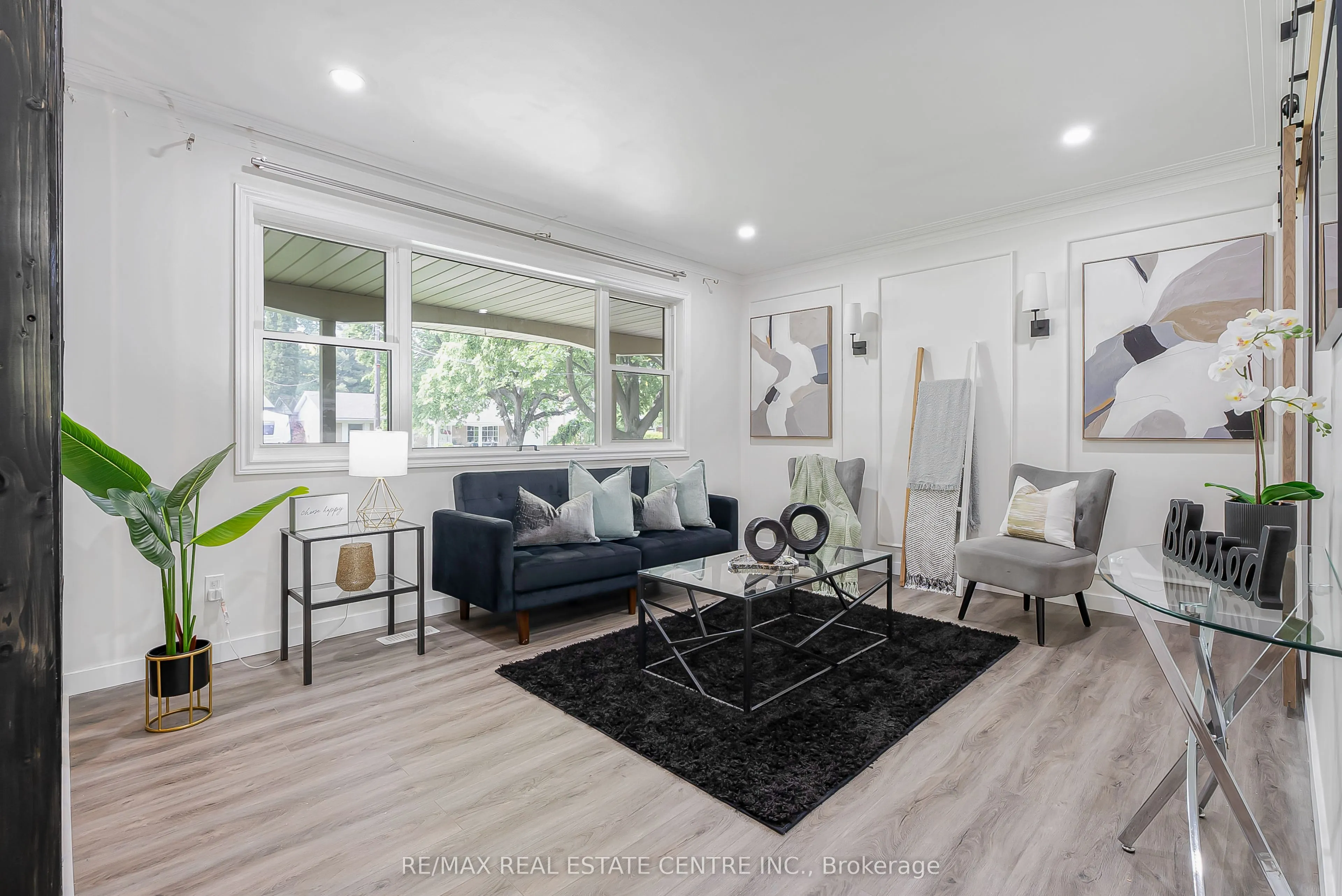 95 Ripplewood Crescent