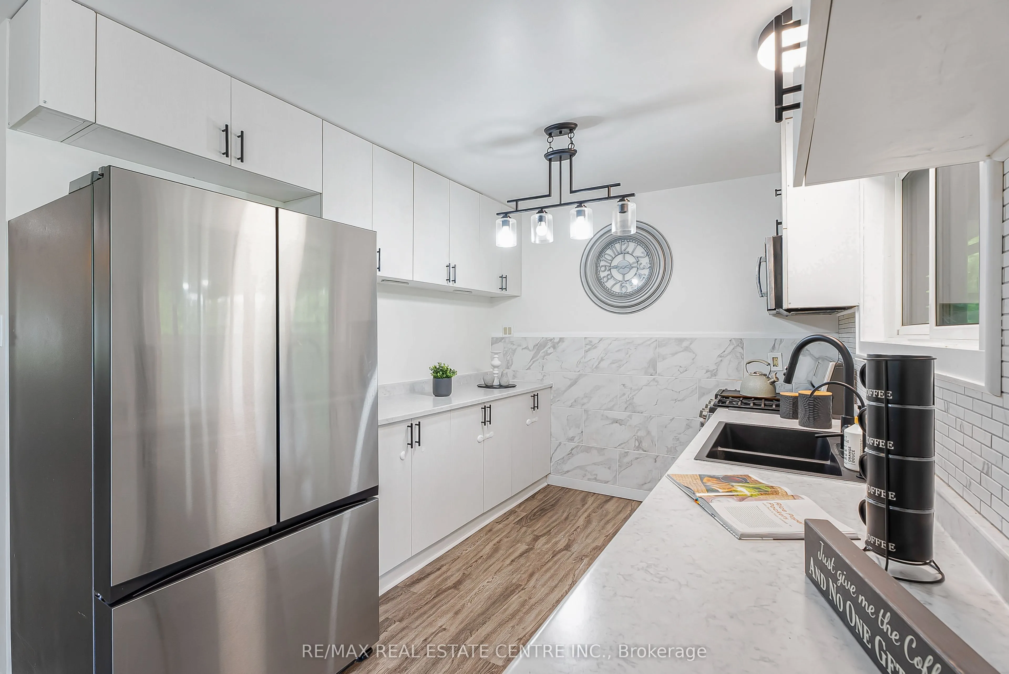 95 Ripplewood Crescent