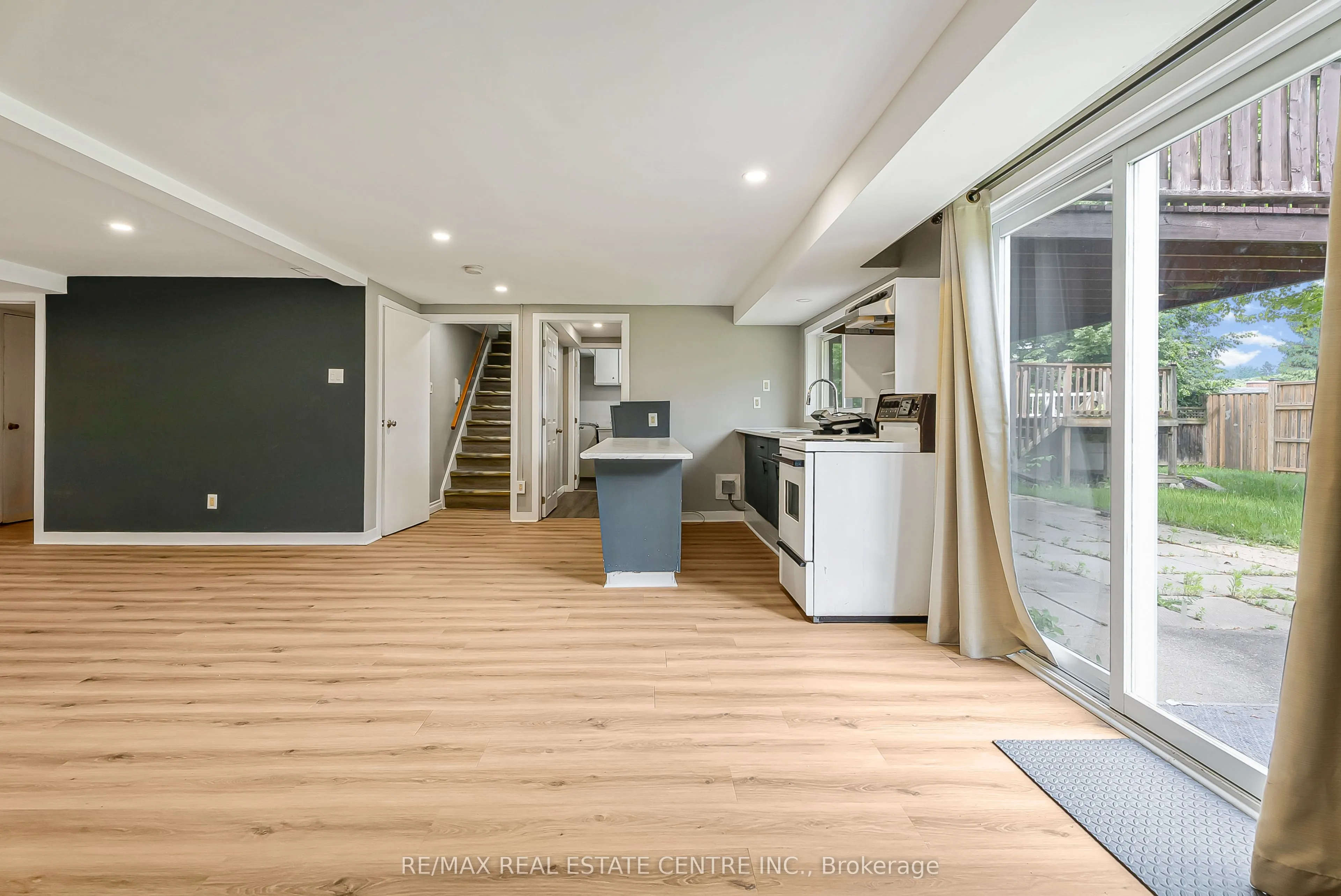 95 Ripplewood Crescent