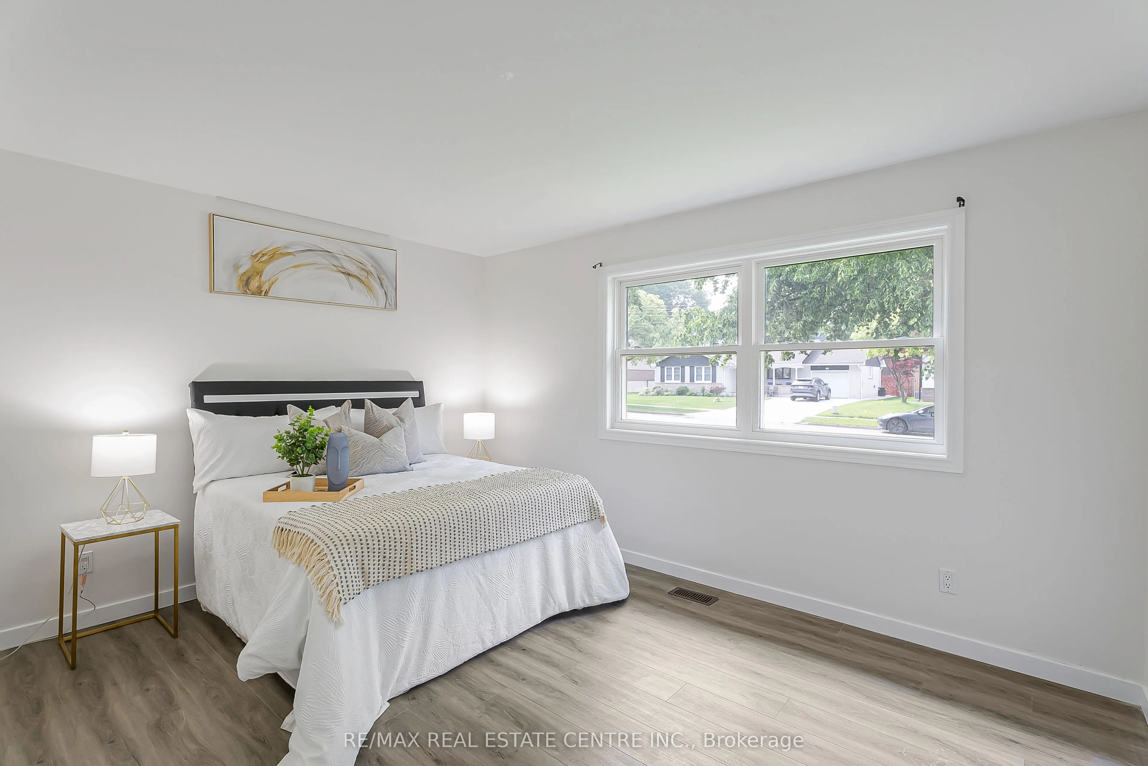 95 Ripplewood Crescent