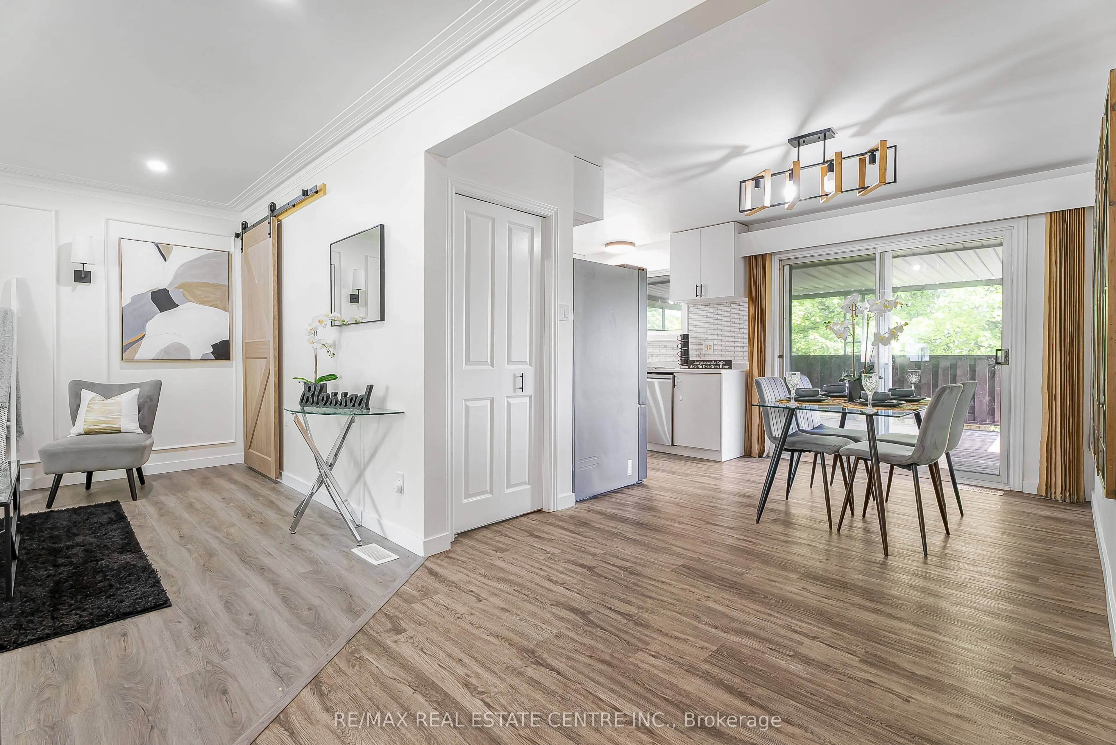 95 Ripplewood Crescent