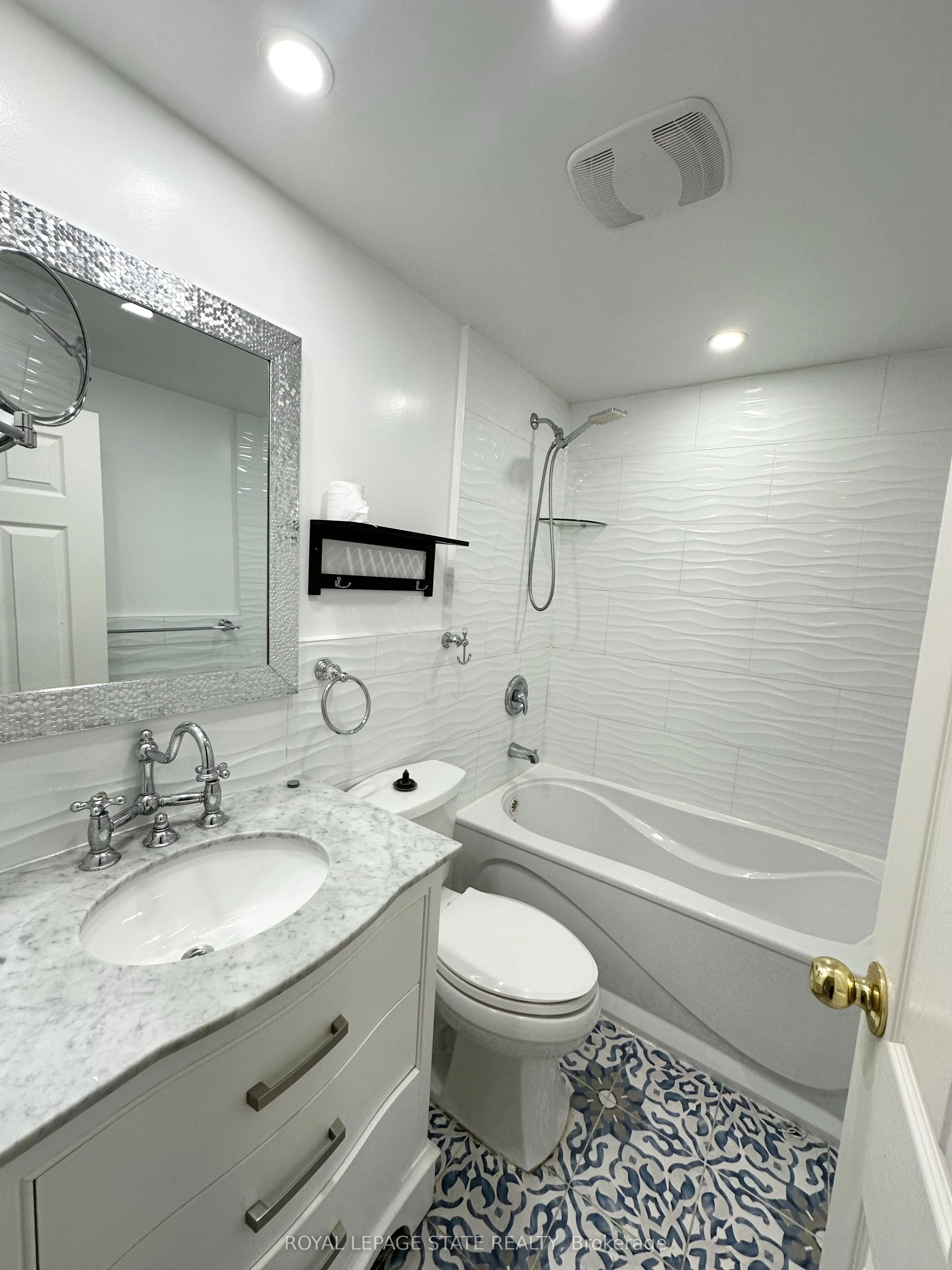 50 Hilda Avenue, #303