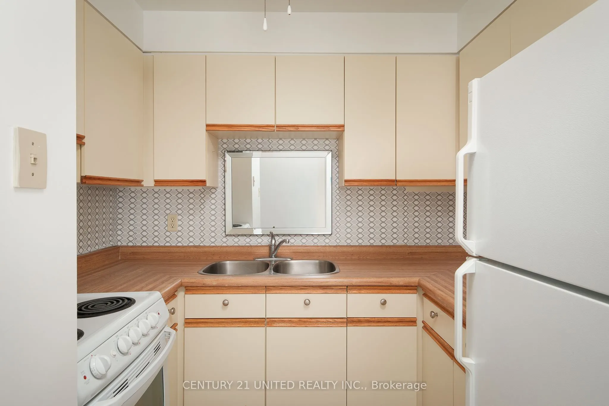 921 Armour Road, #222