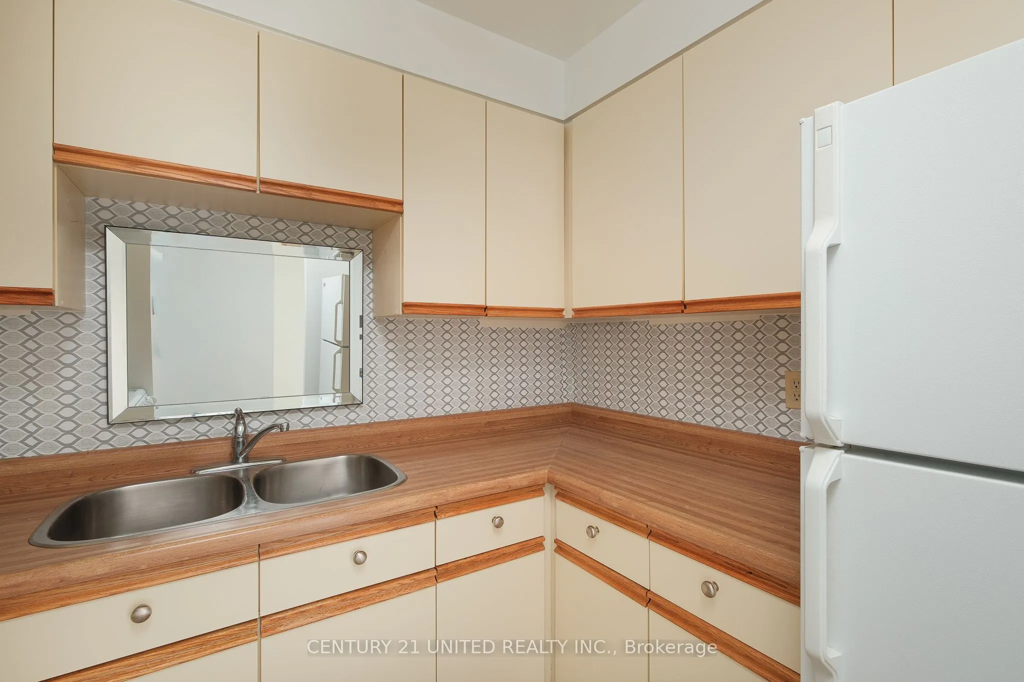 921 Armour Road, #222